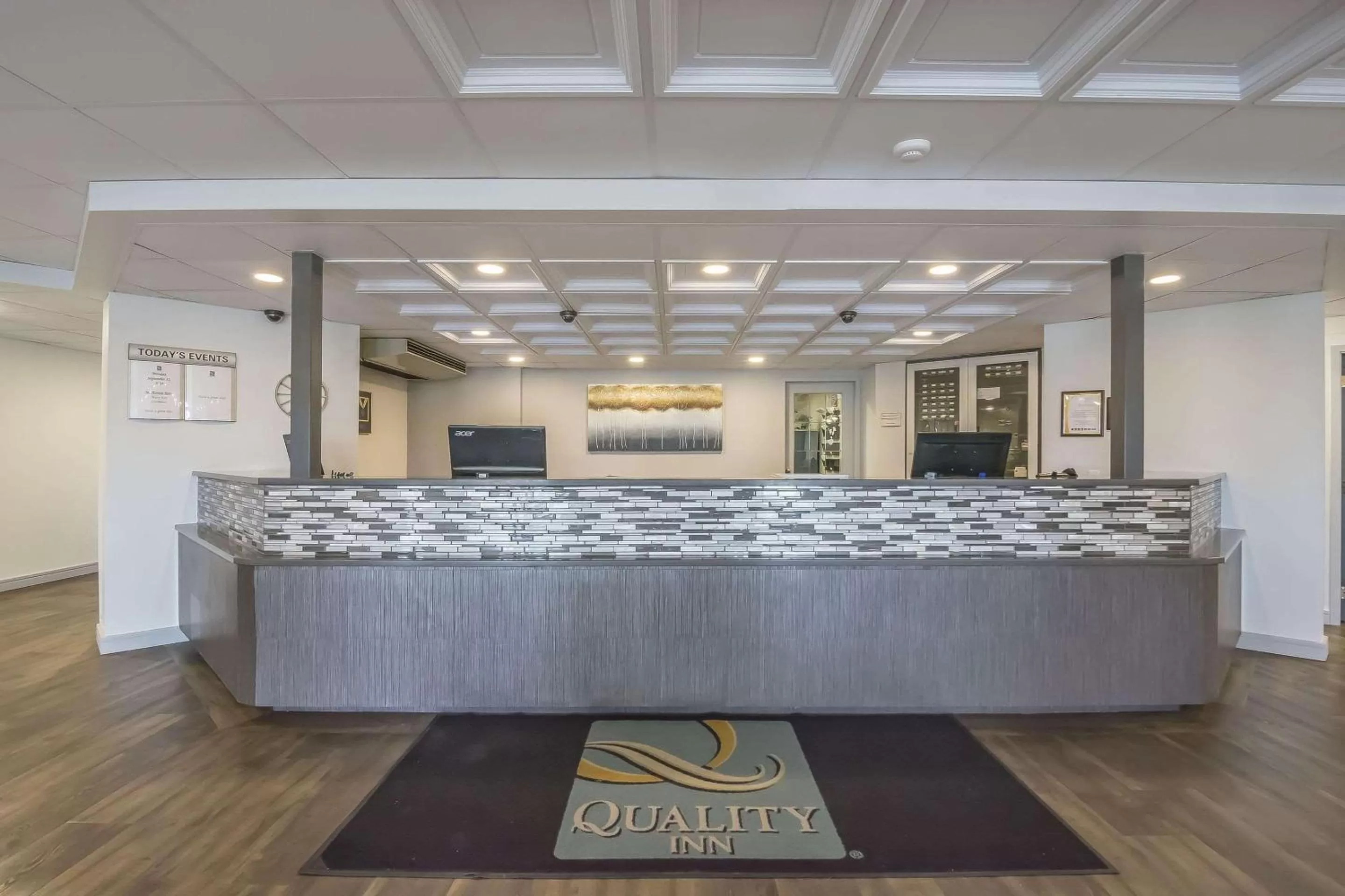Lobby or reception in Quality Inn West Edmonton