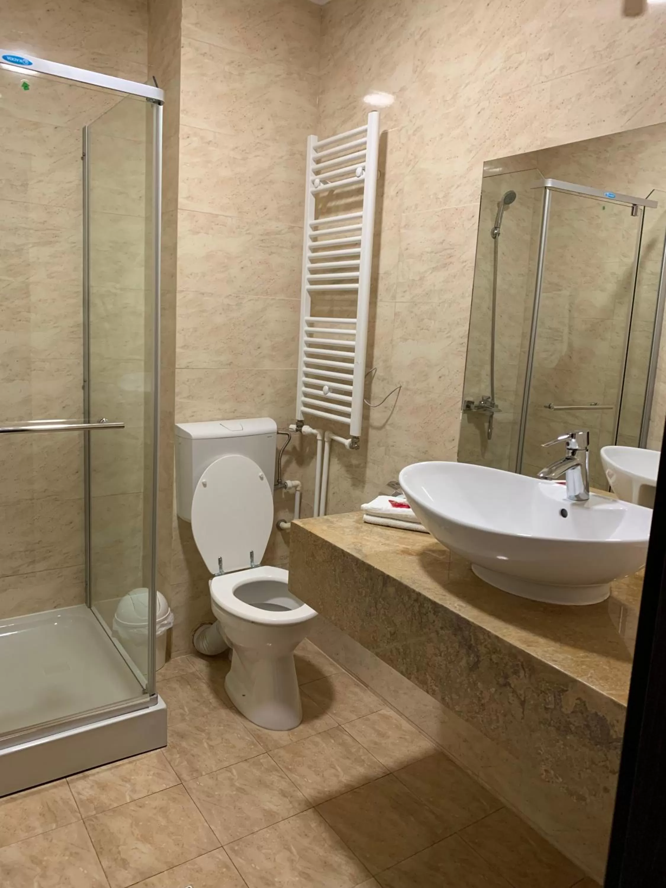 Bathroom in Laura Holiday