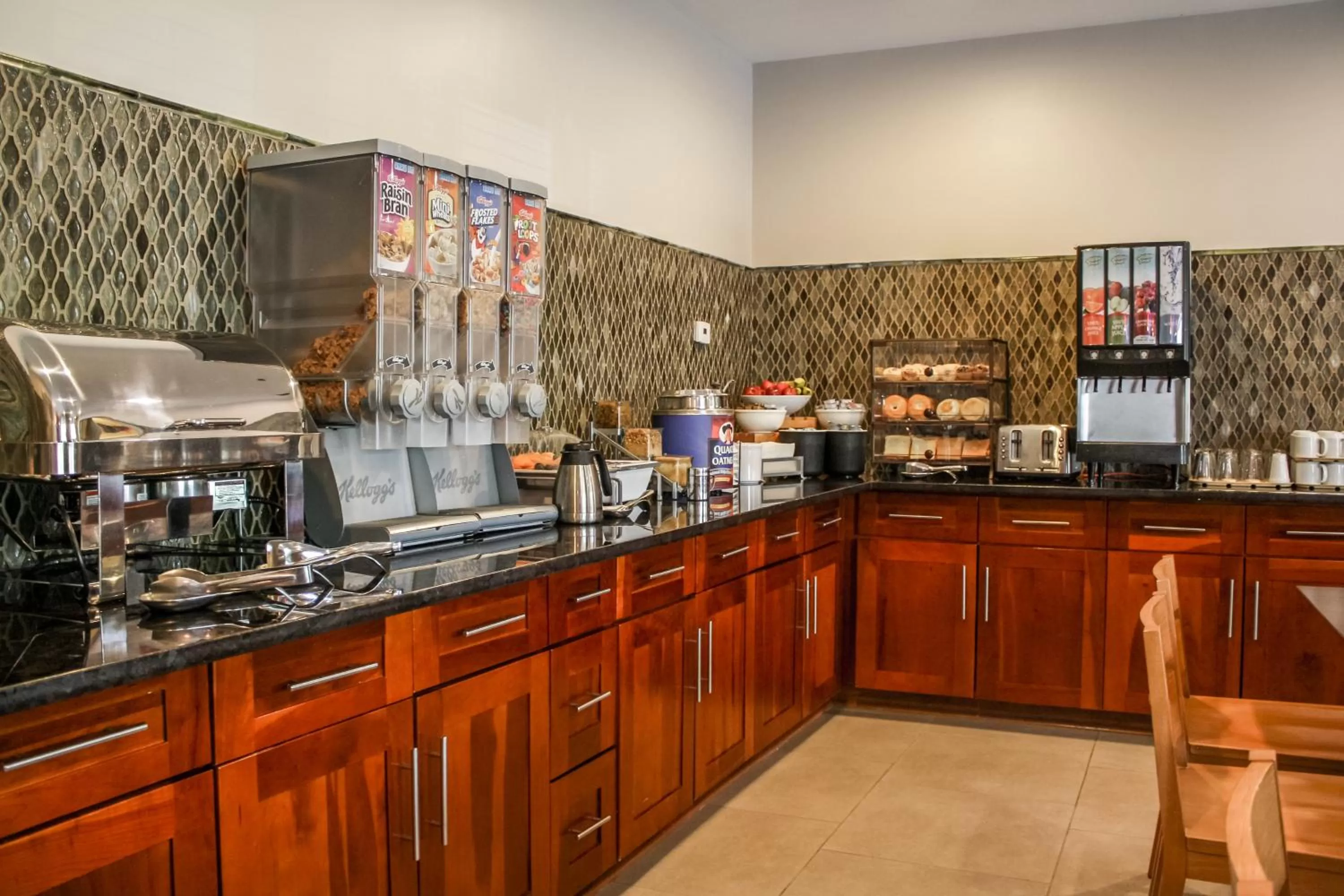 Breakfast in Country Inn & Suites by Radisson, Washington Dulles International Airport, VA
