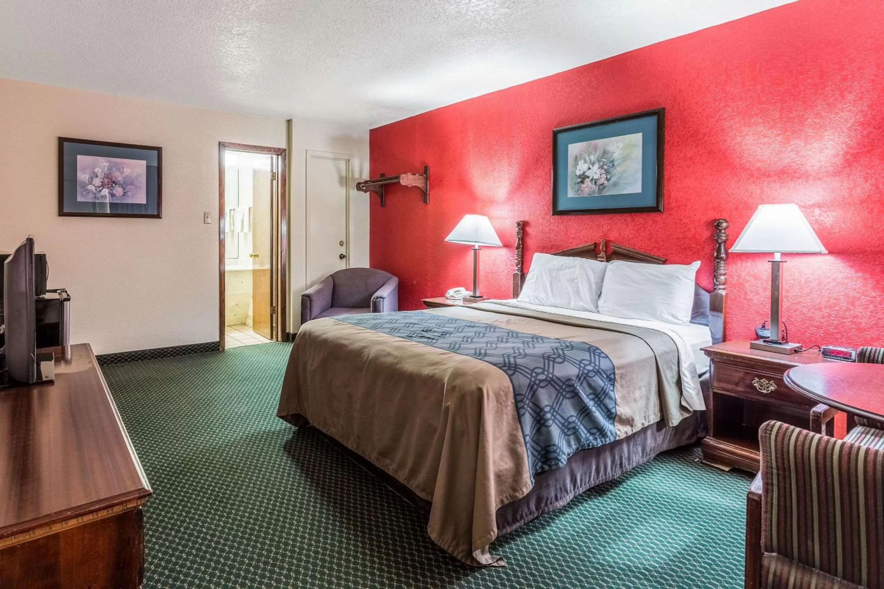 Queen Room - Non-Smoking in Econo Lodge & Suites Brinkley