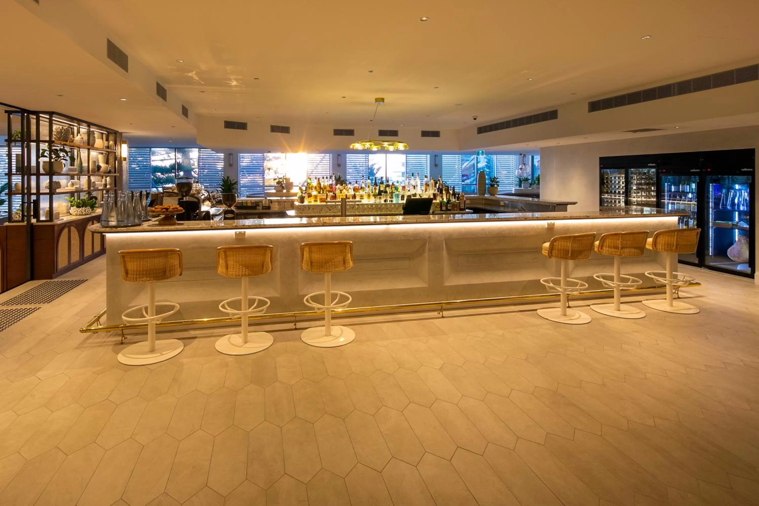 Lounge or bar in Crowne Plaza Sydney Coogee Beach by IHG