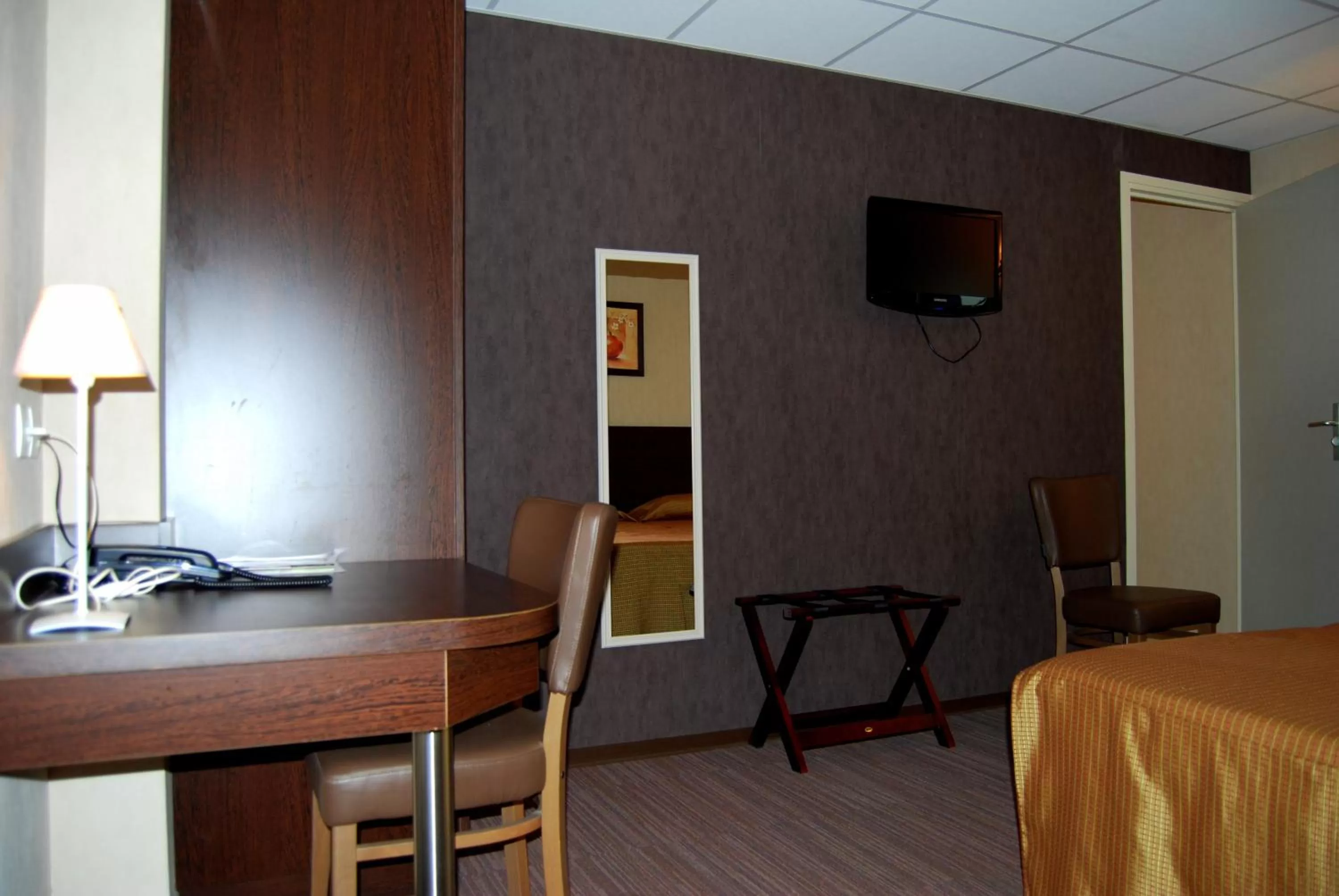 Photo of the whole room, TV/Entertainment Center in Le Logis De La Lys