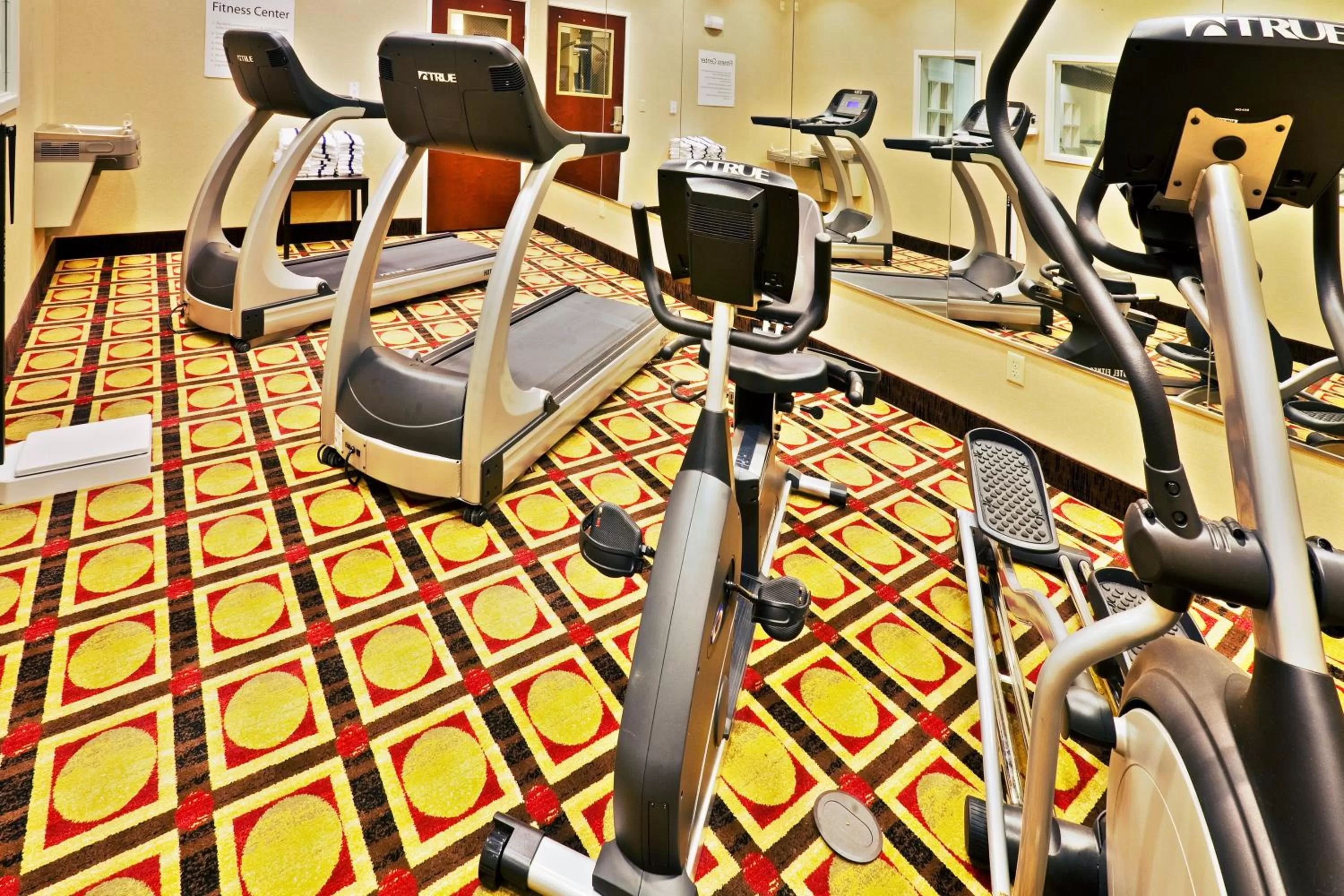 Fitness centre/facilities in Holiday Inn Express Hotel & Suites Bartlesville by IHG