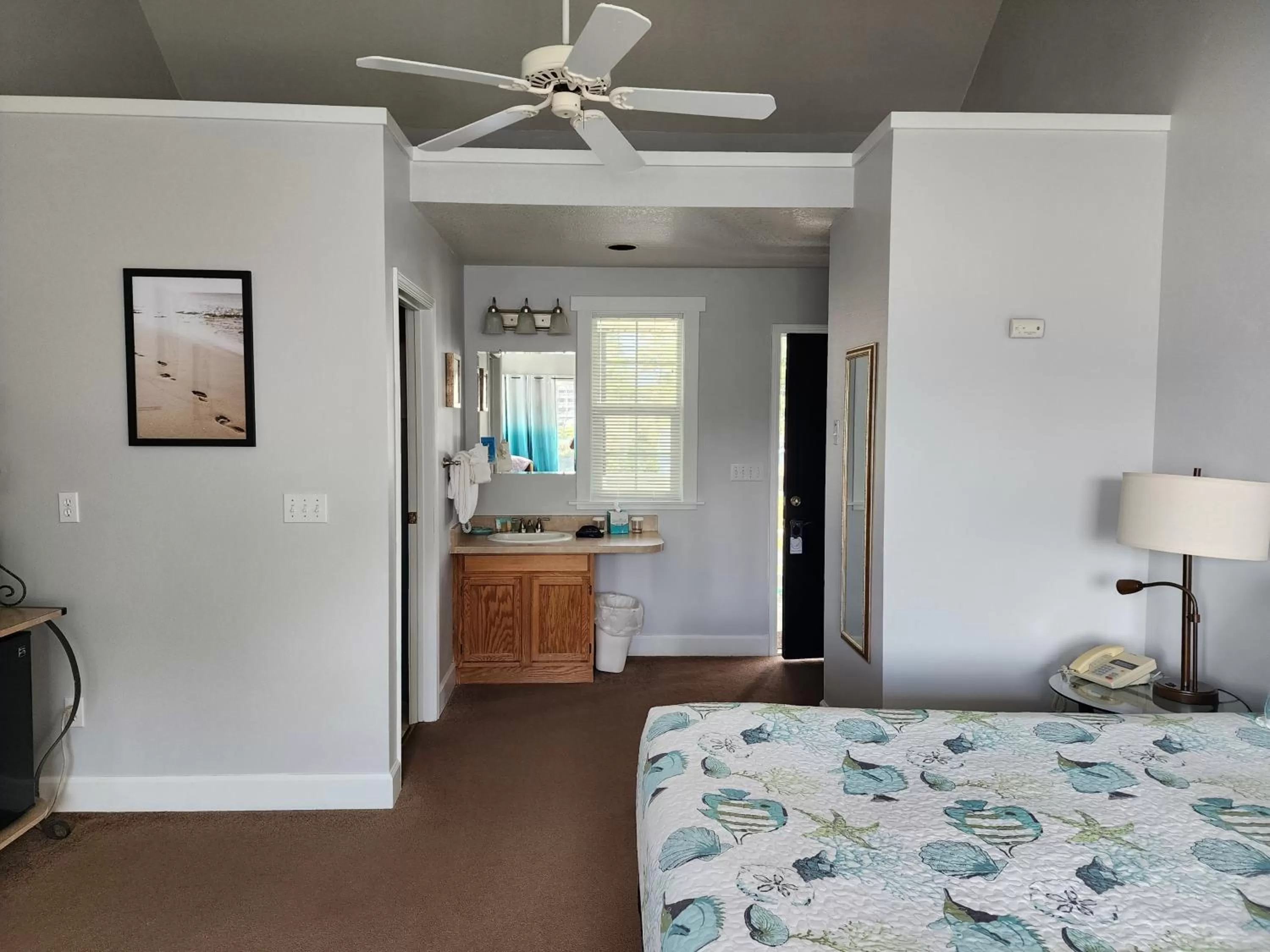 Bed in Inn at Arch Rock