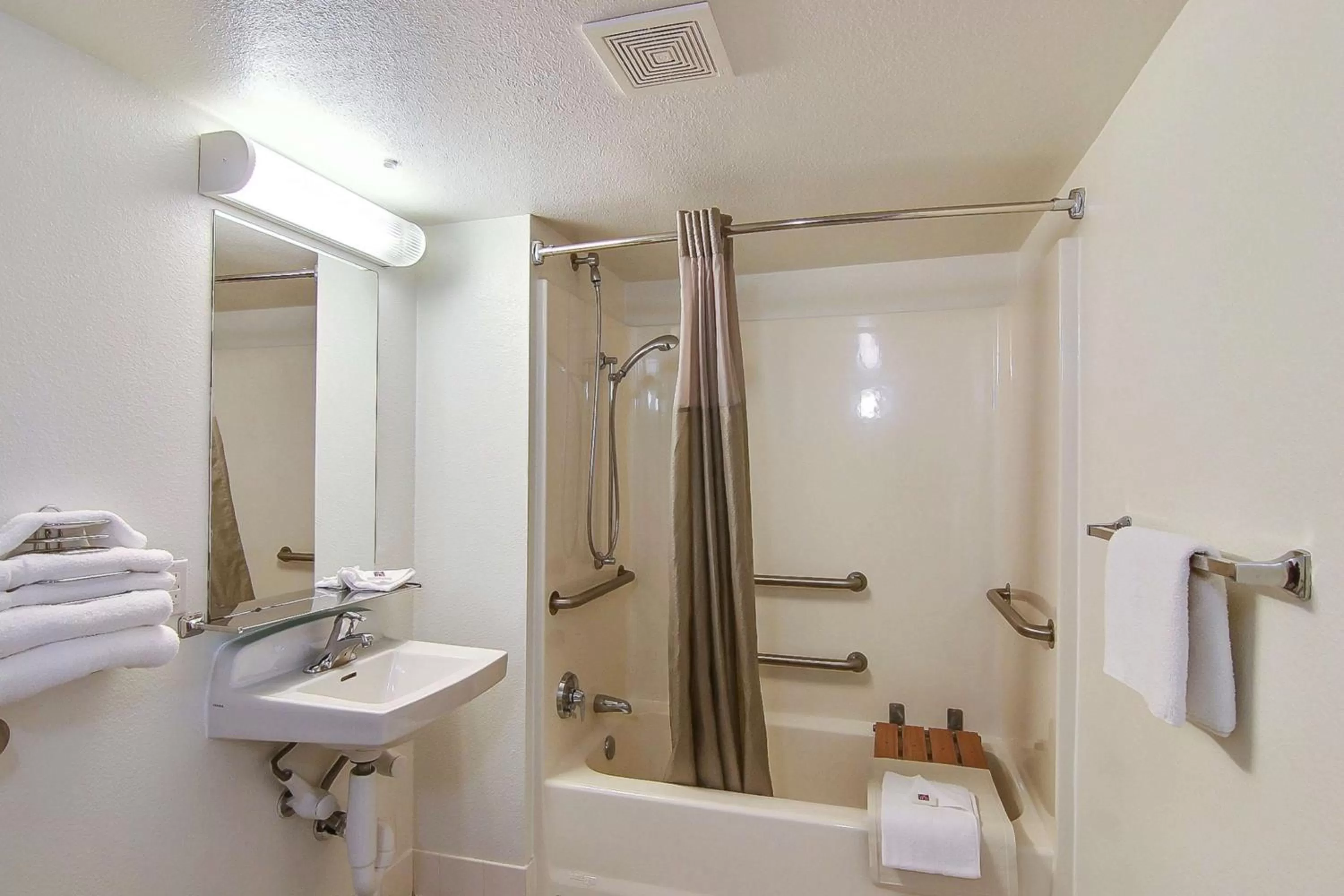 Shower in Motel 6-Lompoc, CA