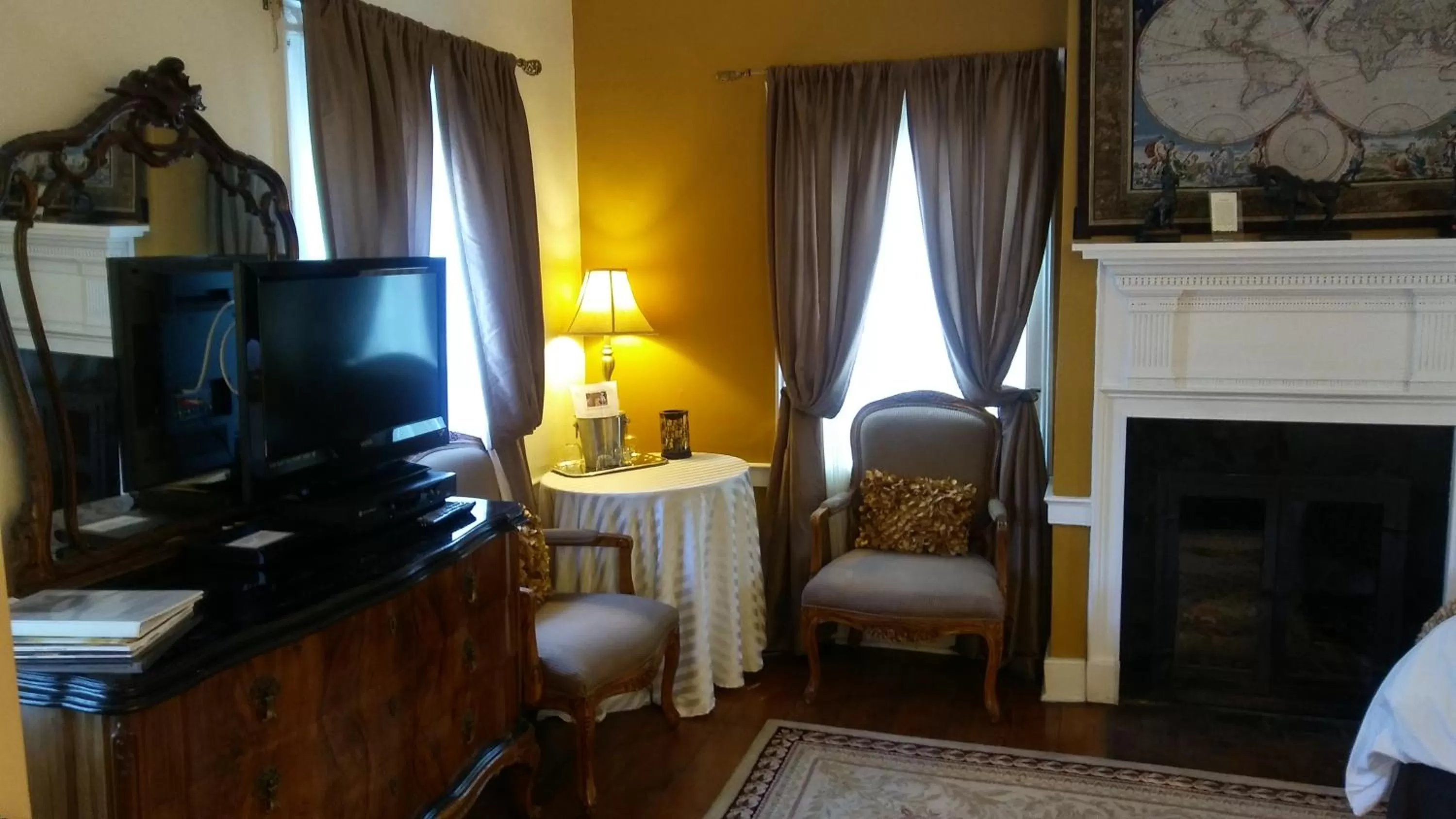 Large Double Room in Old Brick Inn