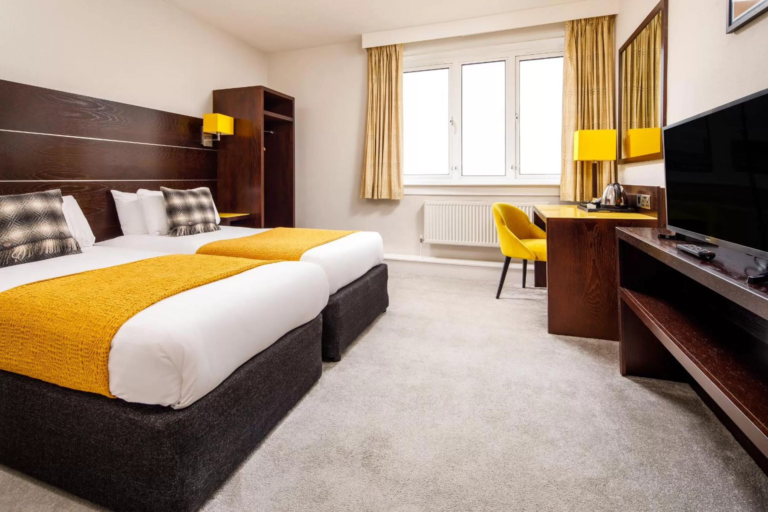 Bed in Mercure Ayr Hotel