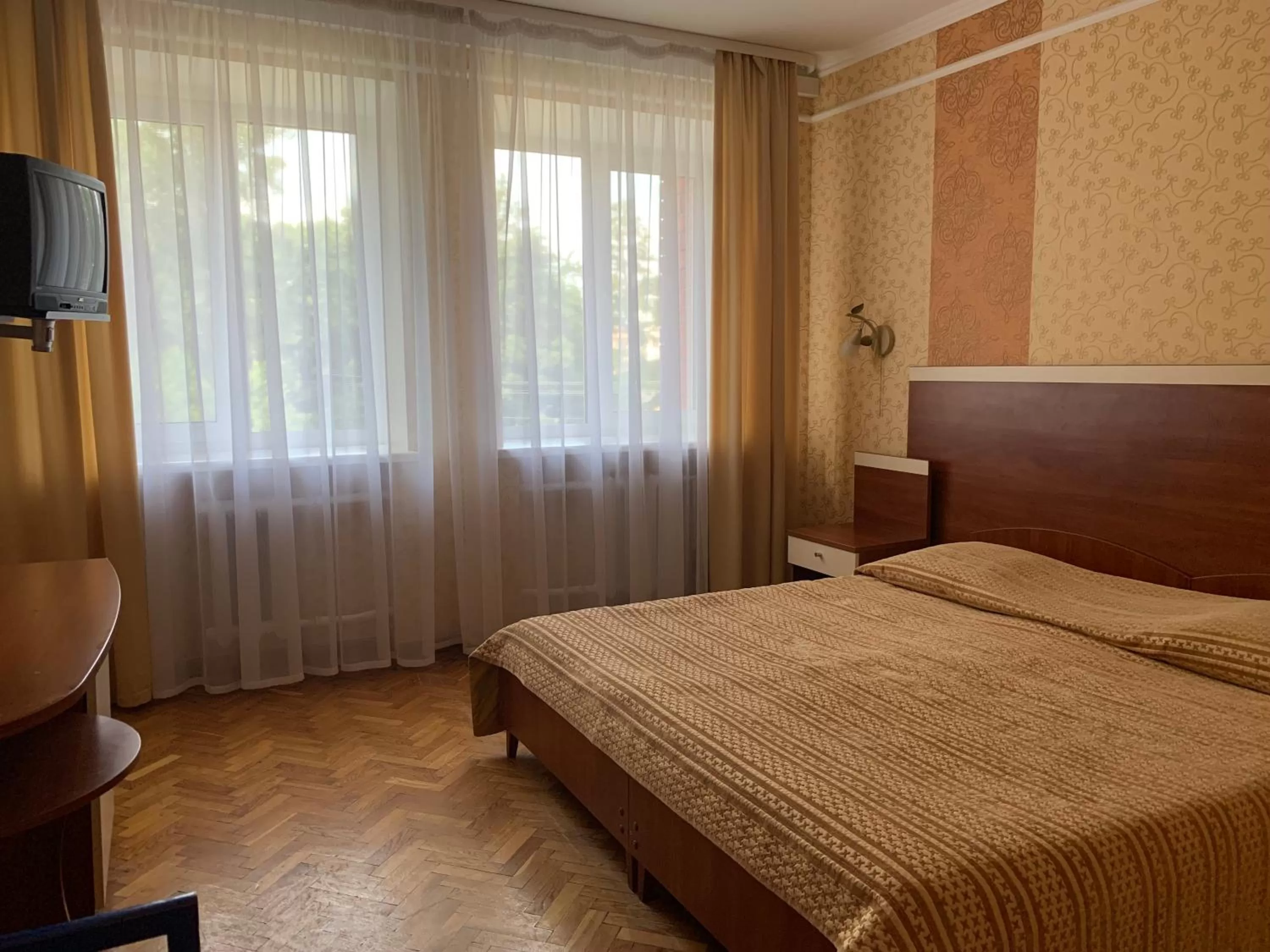 Bed in Hotel Prydesnyansky