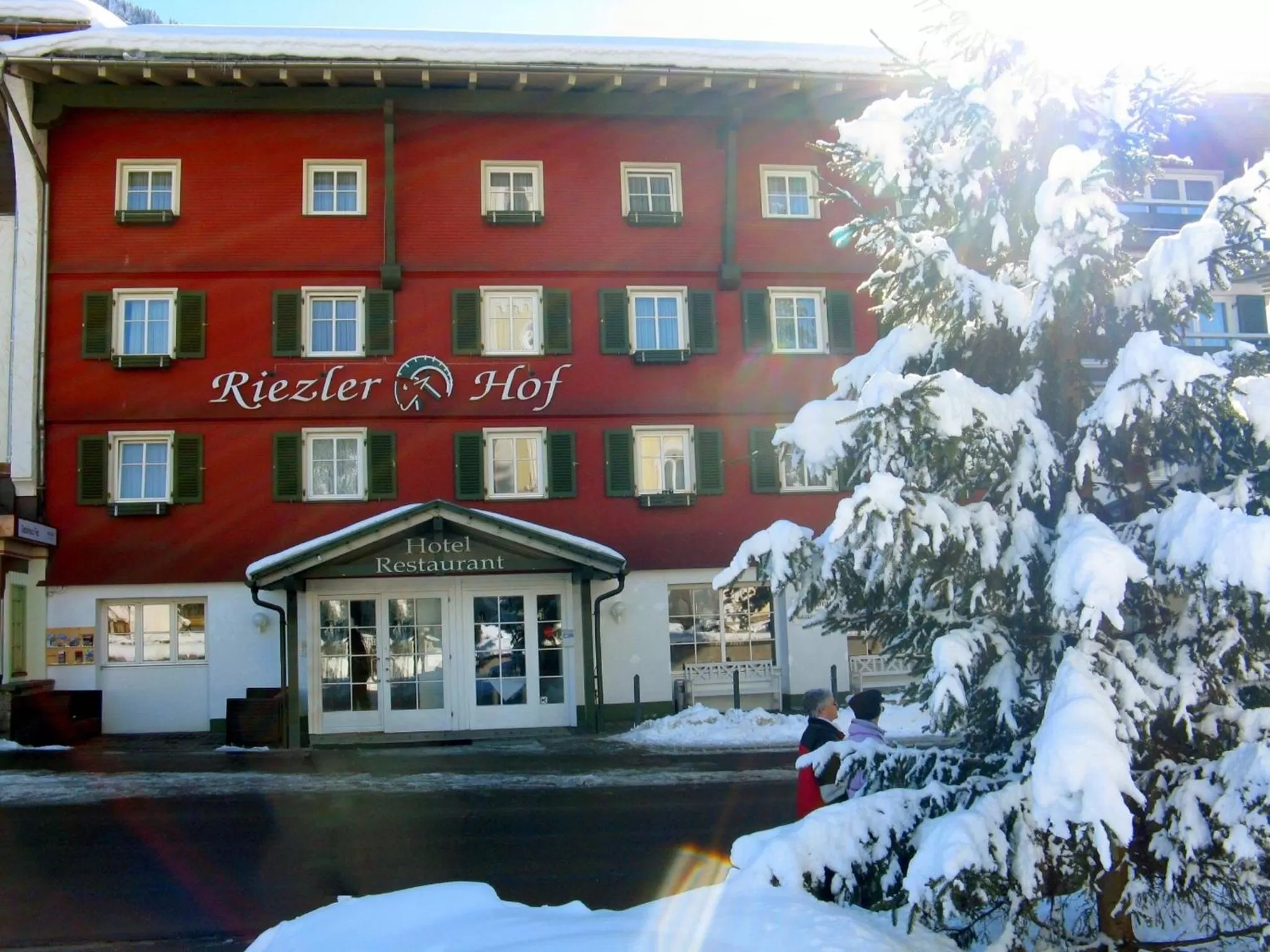 Facade/entrance, Property Building in Hotel Riezler Hof
