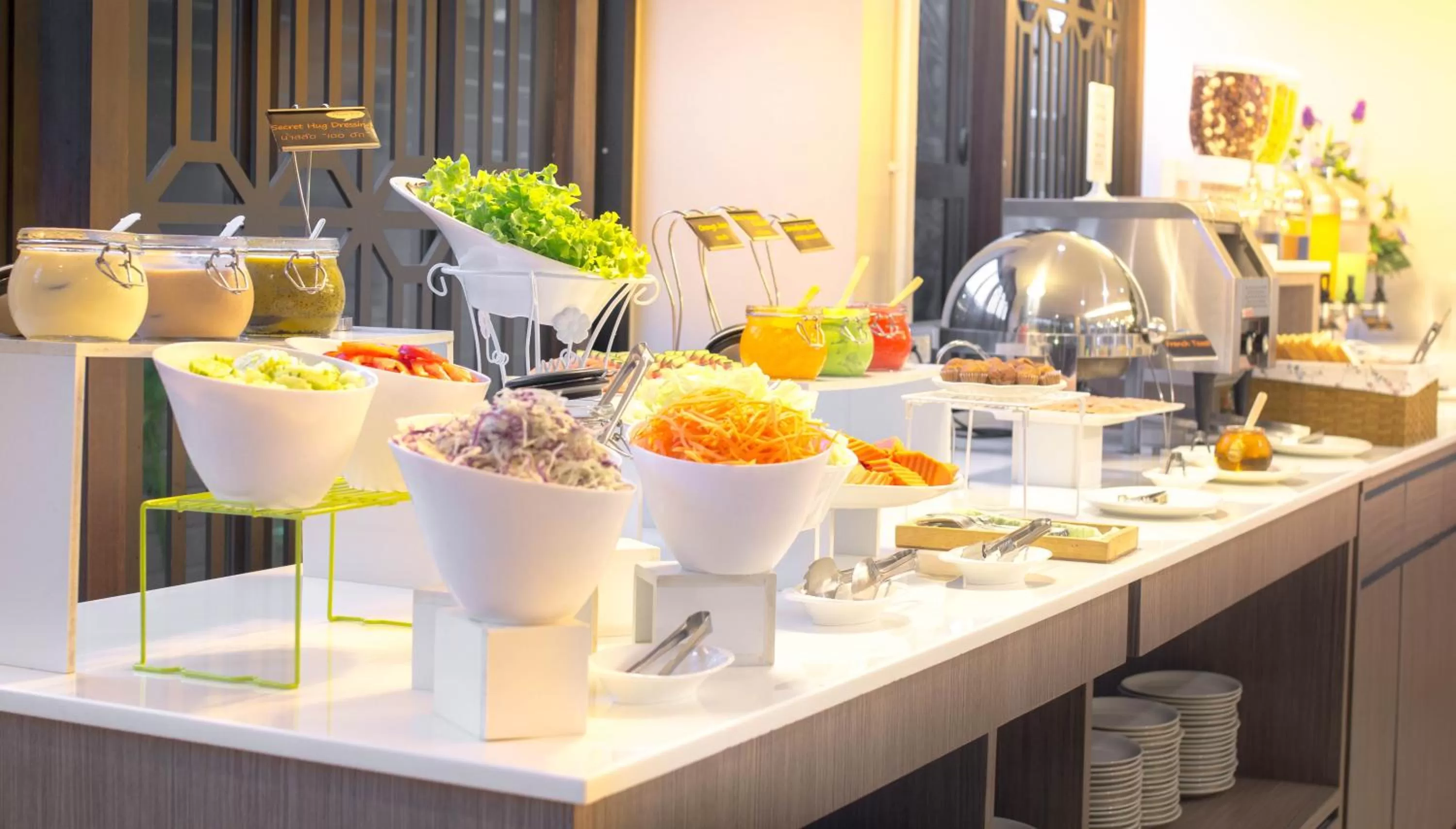 Food and drinks in De Hug Hotel & Residence