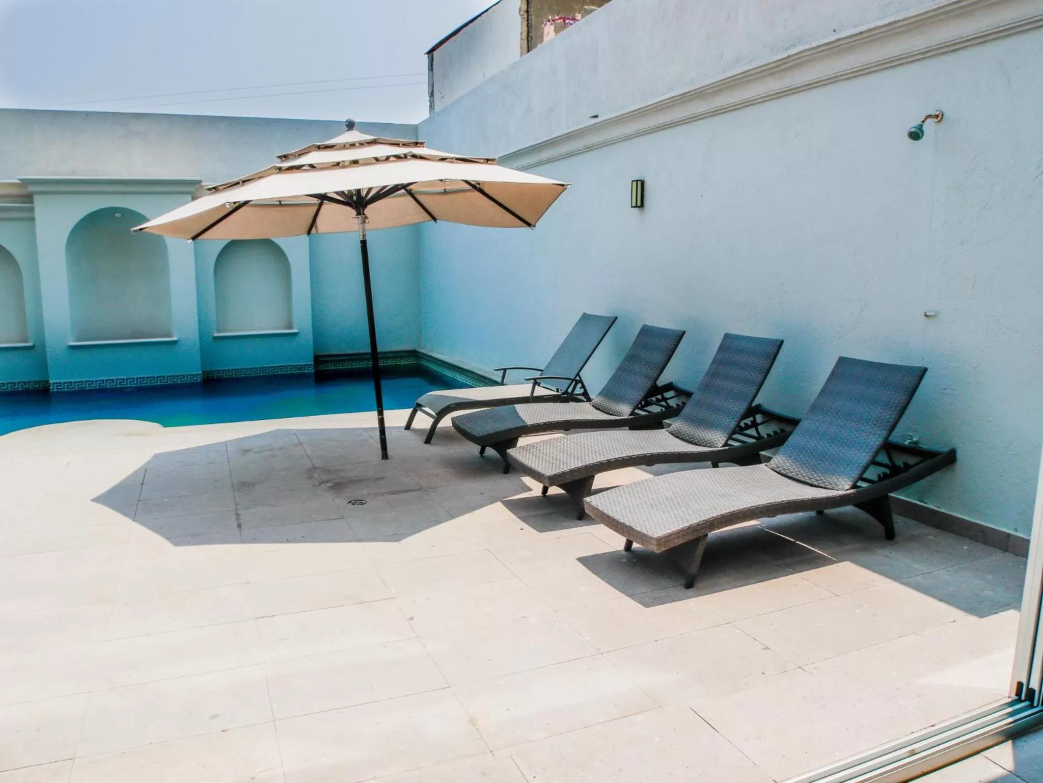 Swimming pool in Casabella Art Boutique Hotel by Rotamundos