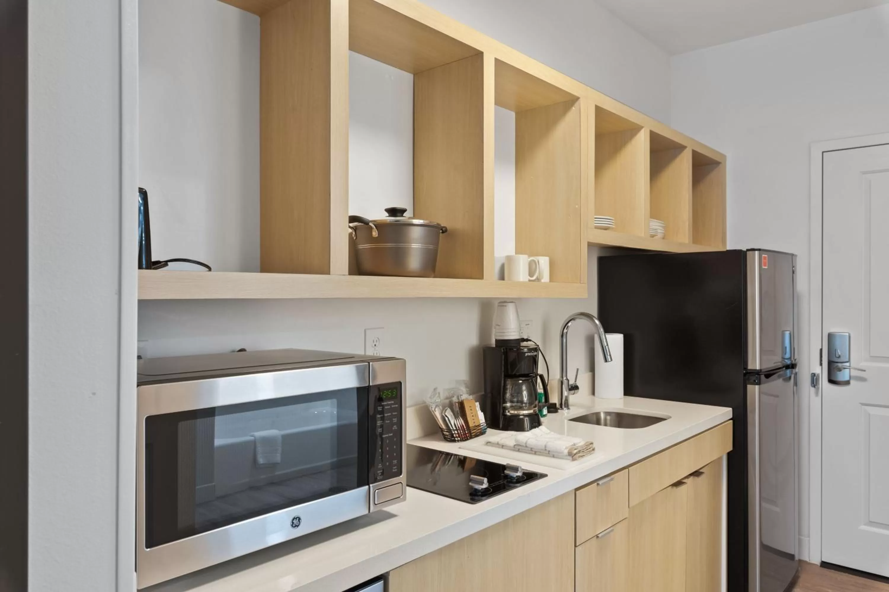 Kitchen or kitchenette in TownePlace Suites by Marriott White Hall