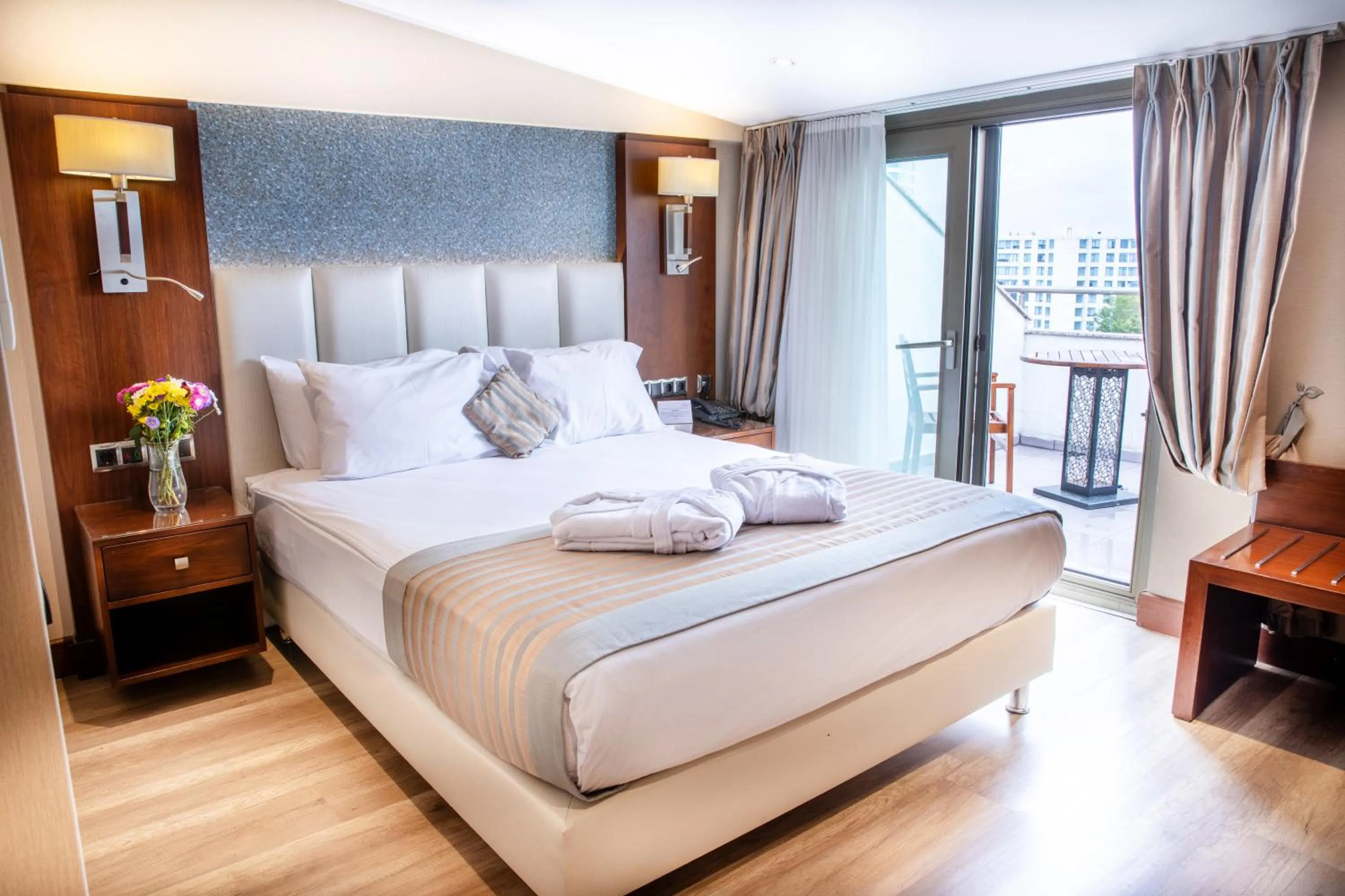 Queen Room with Balcony in Grand Aras Hotel & Suites