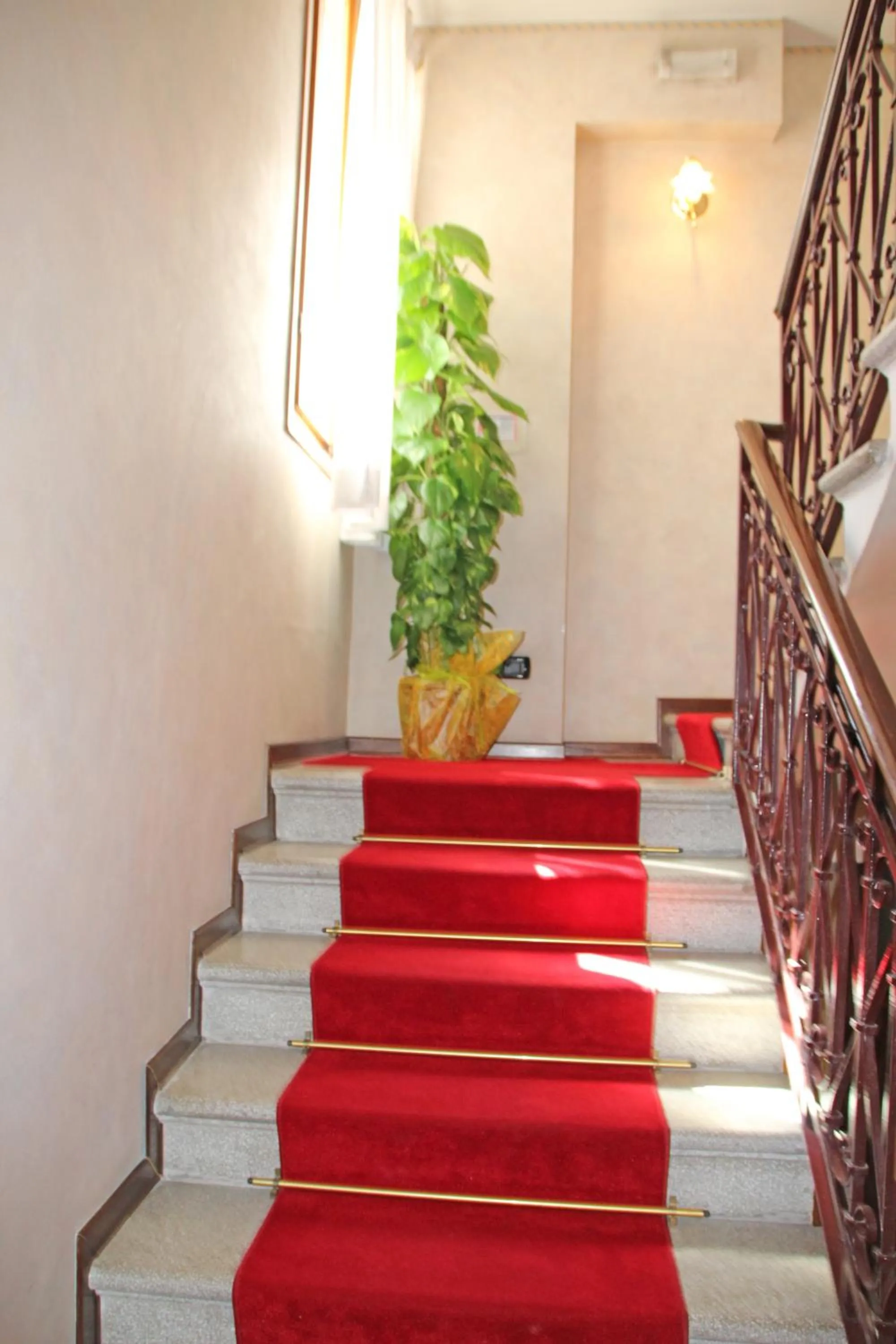 Decorative detail in Albergo Ristorante Leon d'Oro