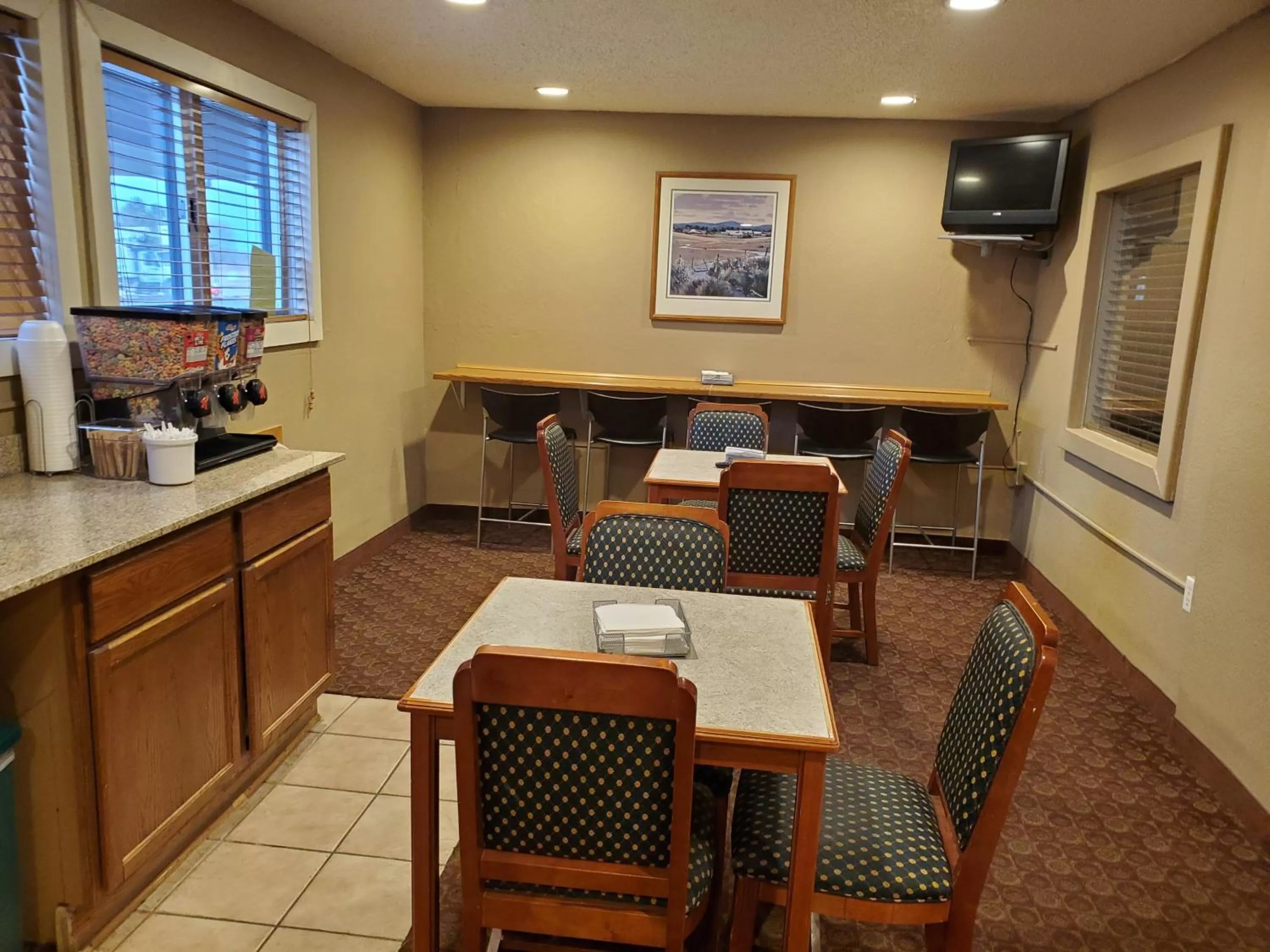 Breakfast in Super 8 by Wyndham Blue Earth