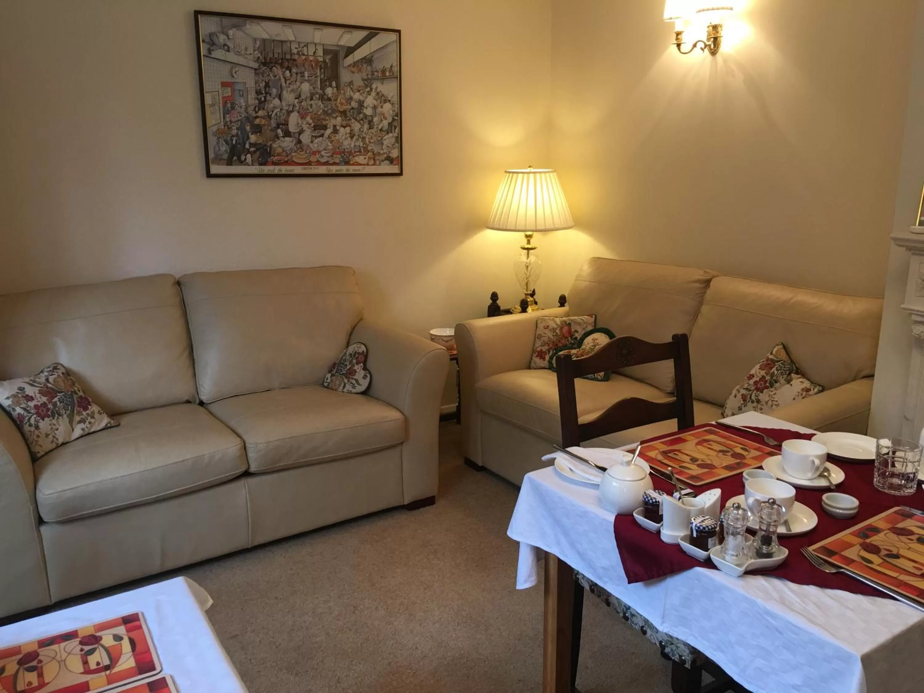 Communal lounge/ TV room in Grove House Bed & Breakfast