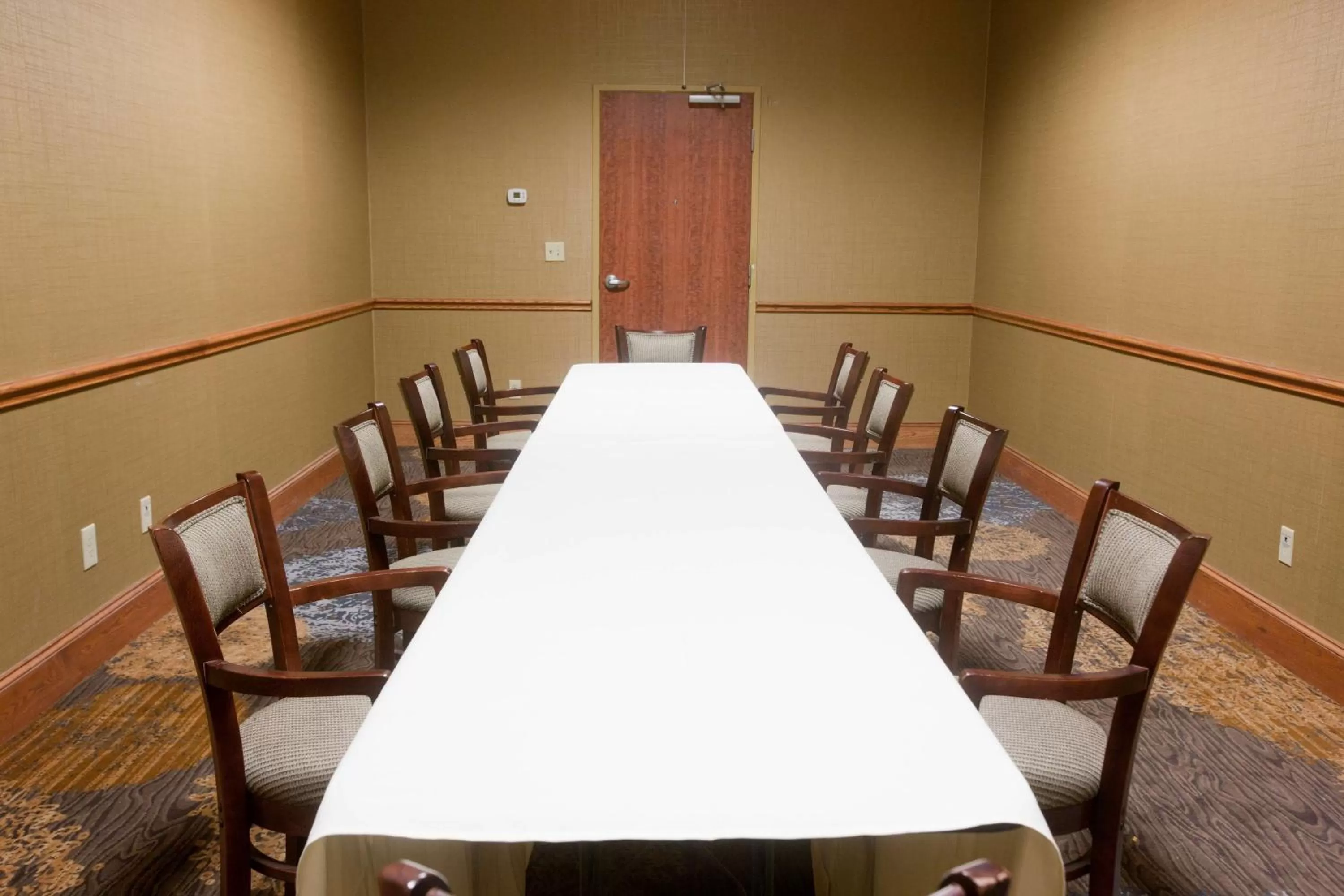 Meeting/conference room in Midland Plaza Hotel