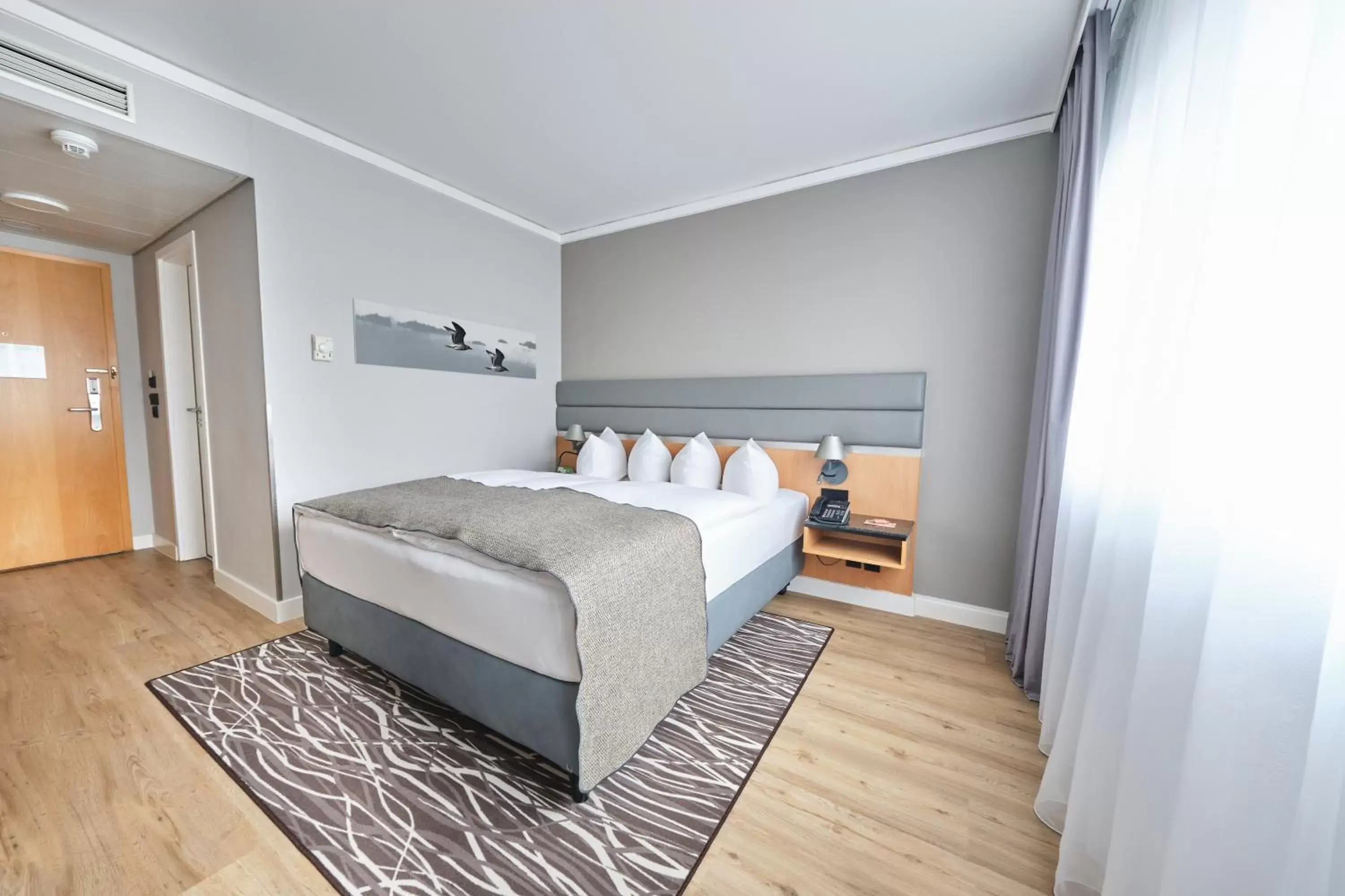 Standard Room in Holiday Inn Berlin Airport - Conference Centre by IHG Standard Room in Holiday Inn Berlin Airport - Conference Centre by IHG