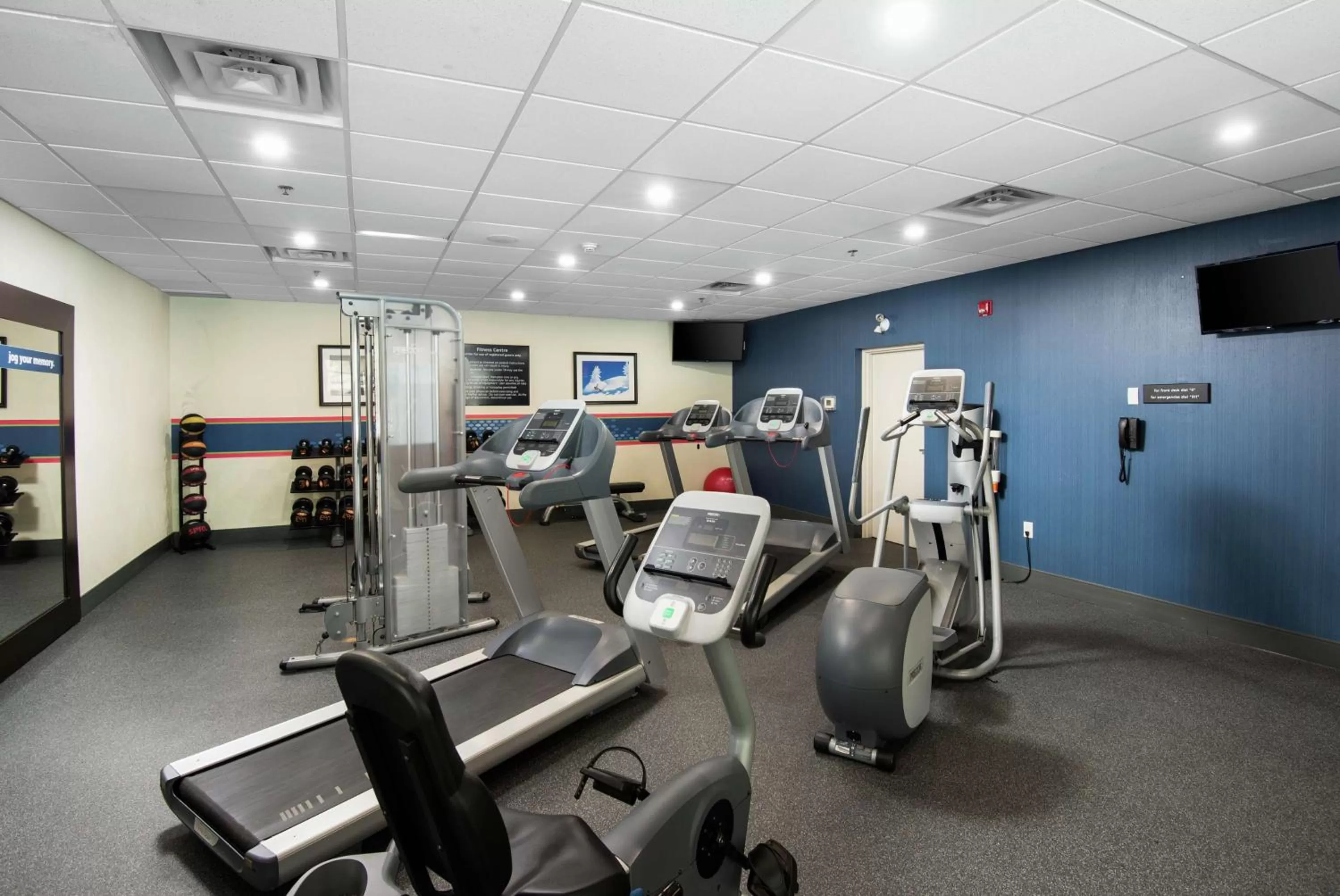Fitness centre/facilities in Hampton Inn & Suites by Hilton Barrie