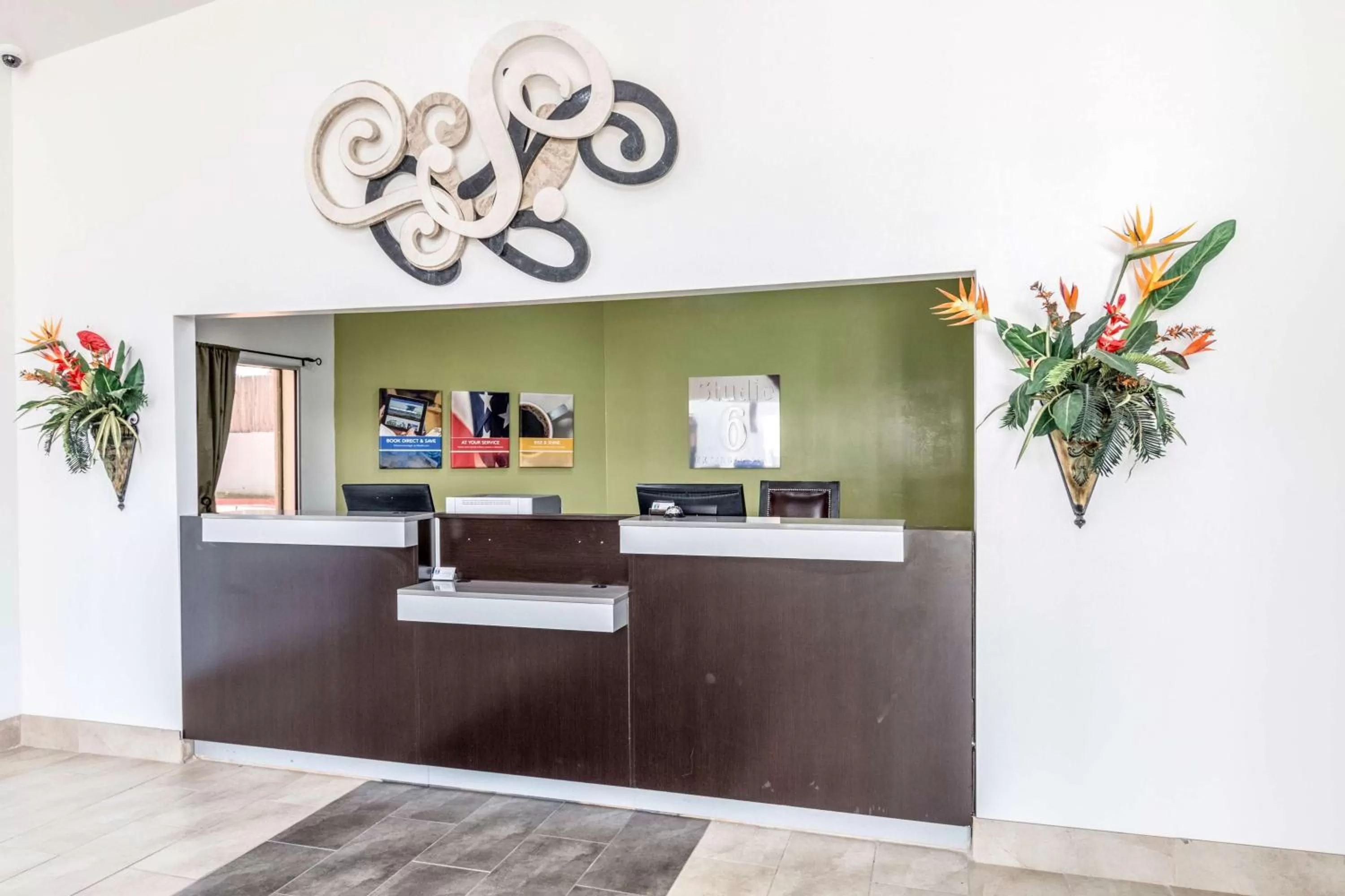 Property logo or sign in Studio 6-Arlington, TX