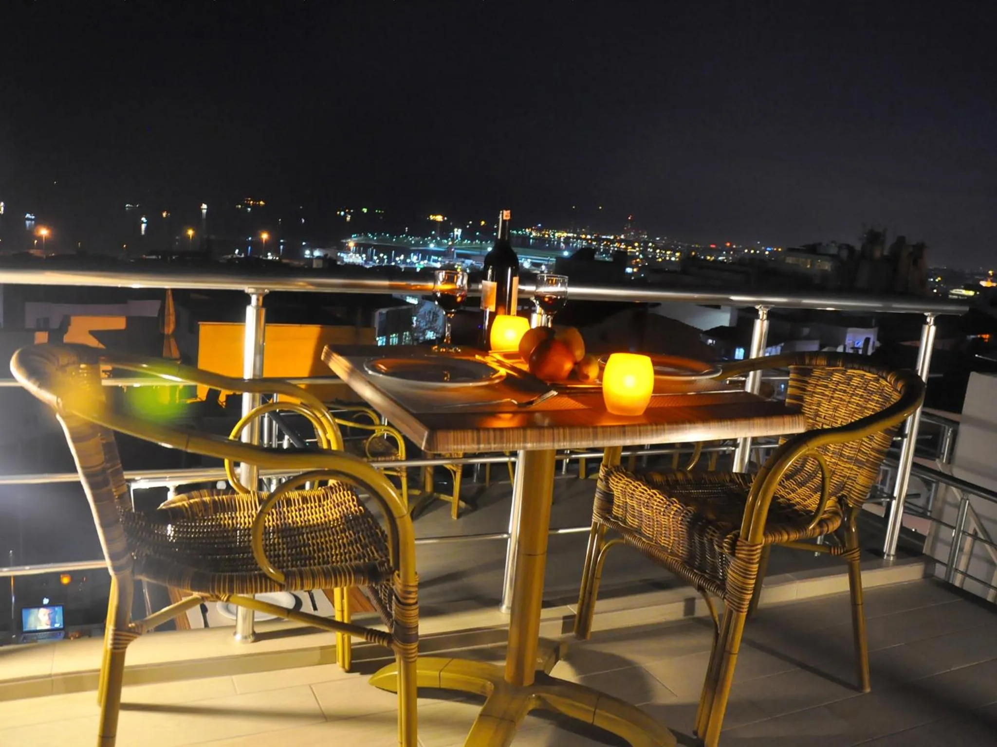 Restaurant/places to eat in Divani Ali Hotel