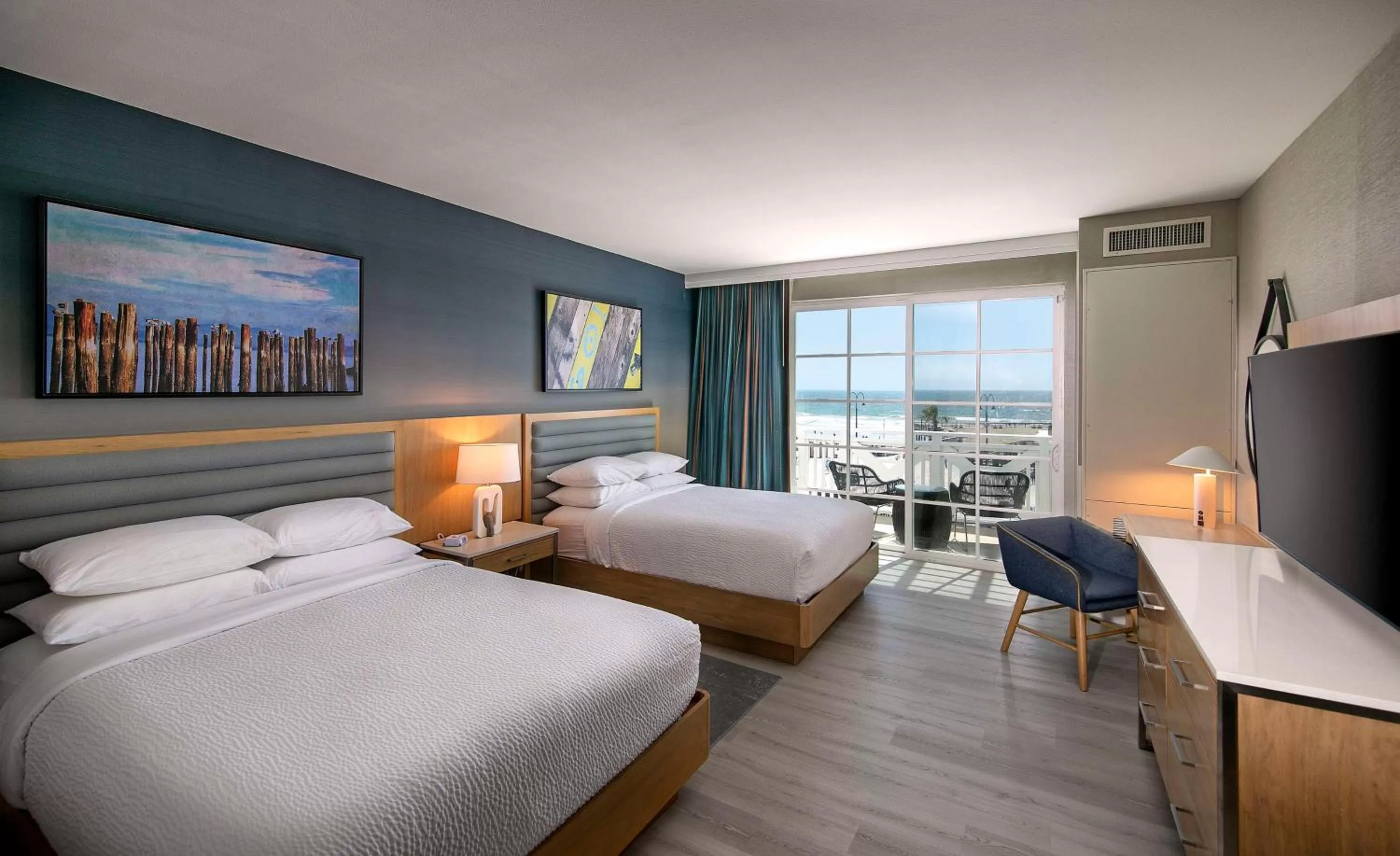 Bed in Inn at the Pier Pismo Beach, Curio Collection by Hilton