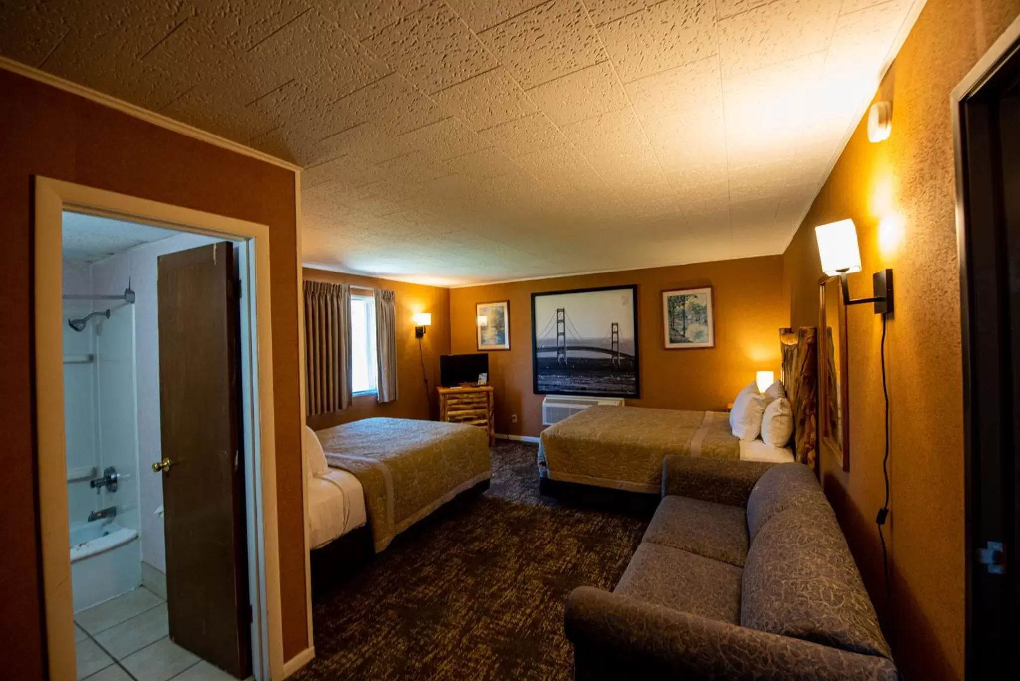 Two-Bedroom Suite - Non-Smoking (8 Adults) in Super 8 by Wyndham Bridgeview of Mackinaw City Two-Bedroom Suite - Non-Smoking (8 Adults) in Super 8 by Wyndham Bridgeview of Mackinaw City