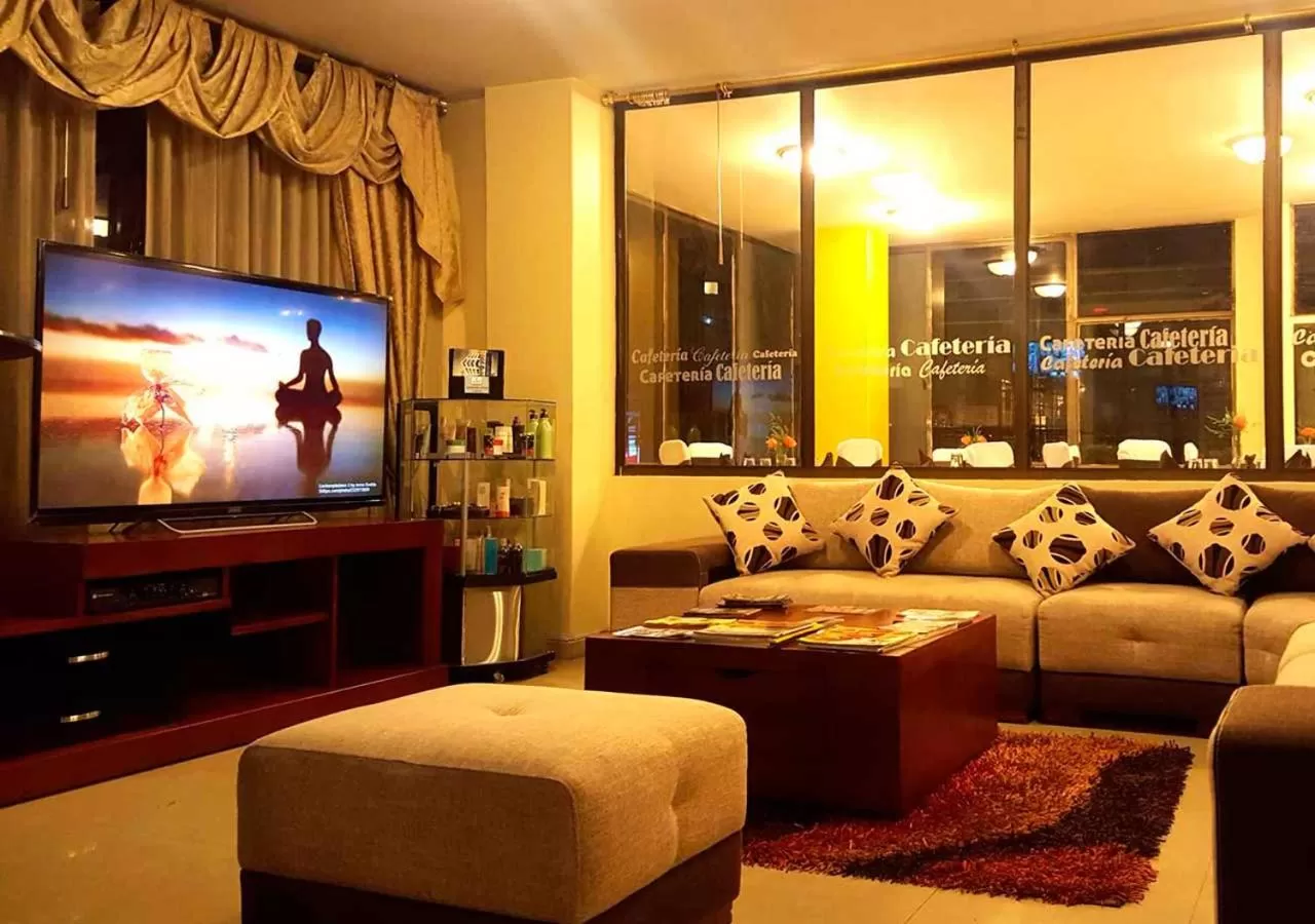 Restaurant/places to eat, Seating Area in La Merced Plaza Hostal