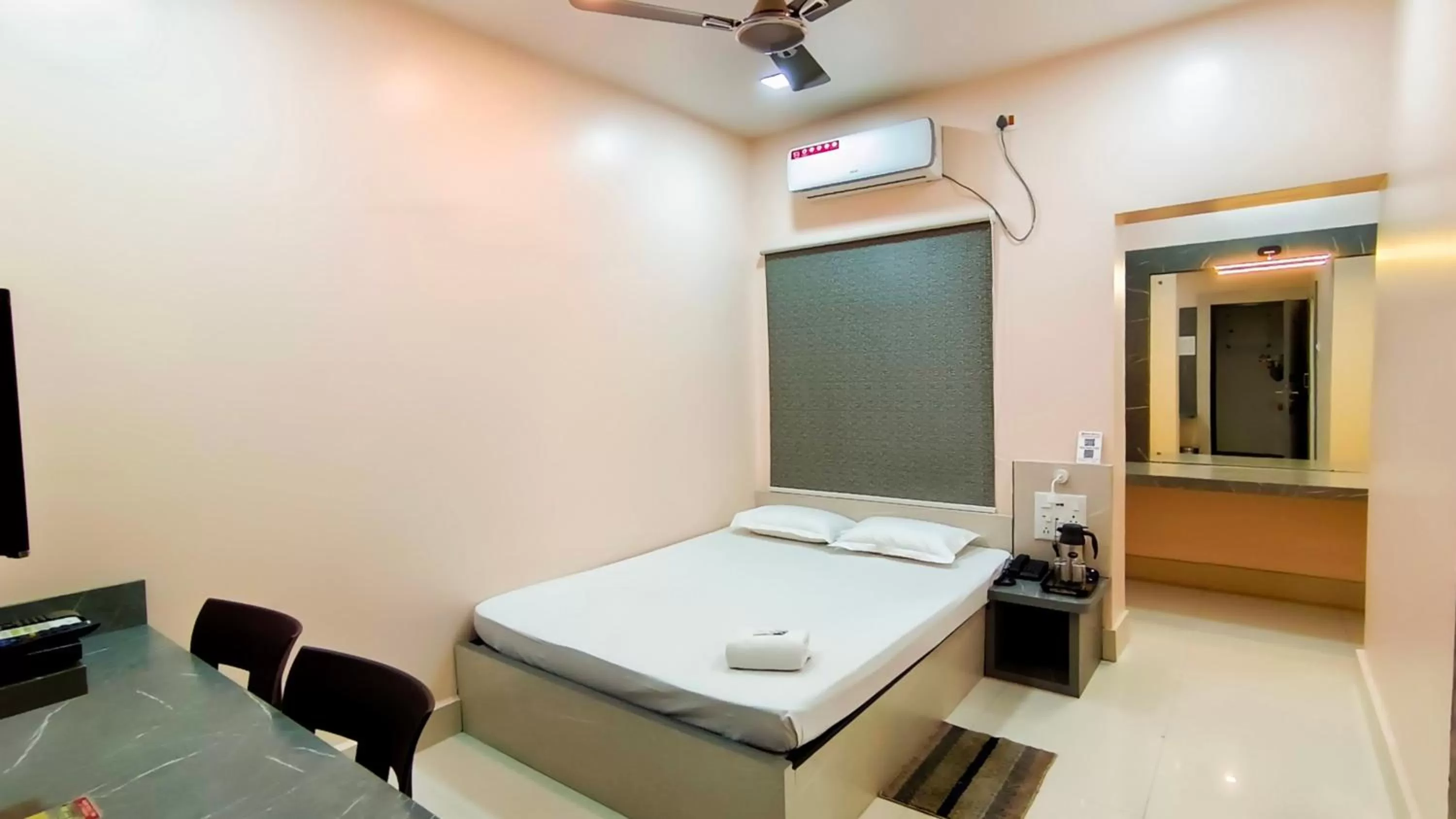 Bathroom in Hotel Samrat