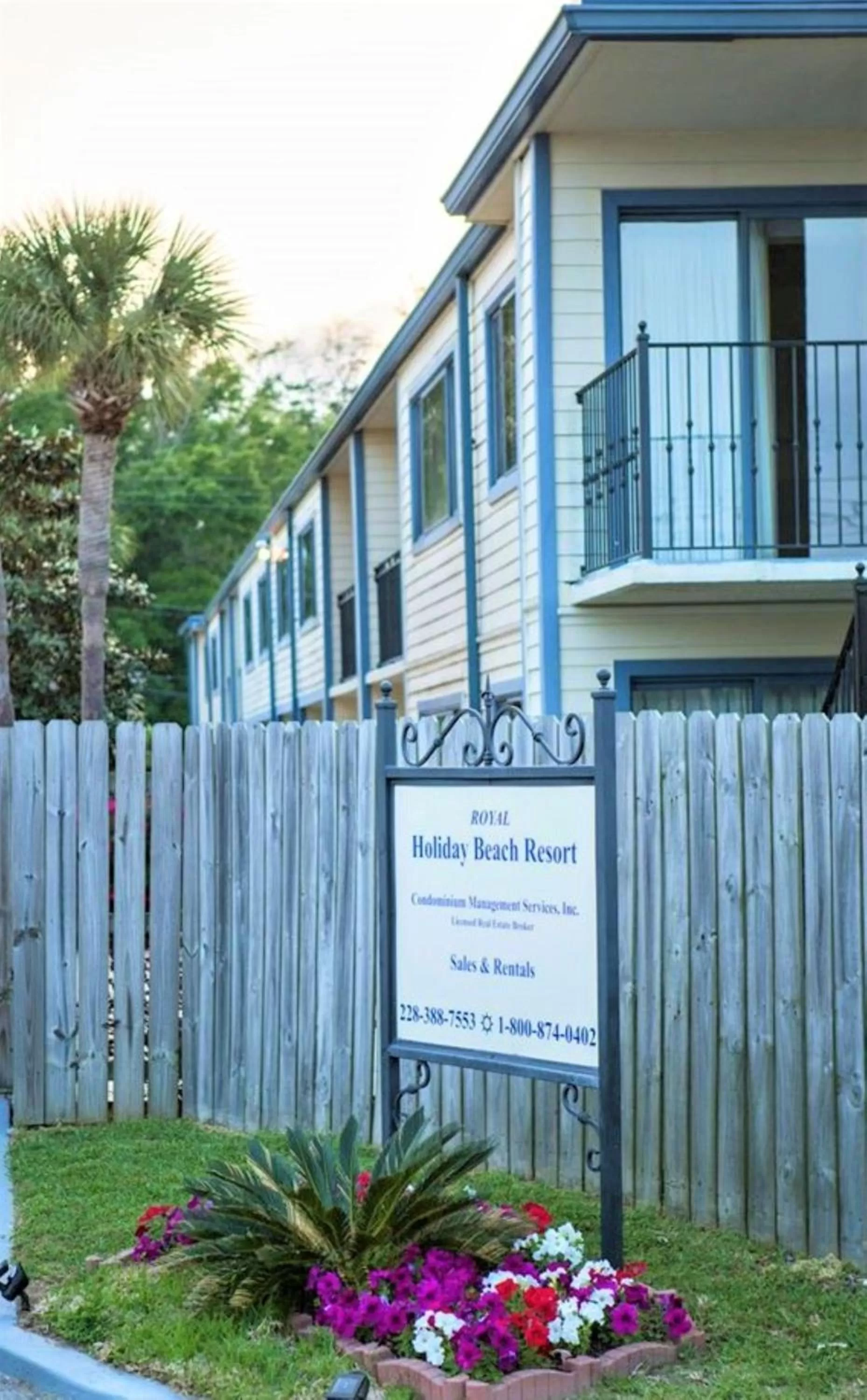 Facade/entrance in Royal Holiday Beach Resort
