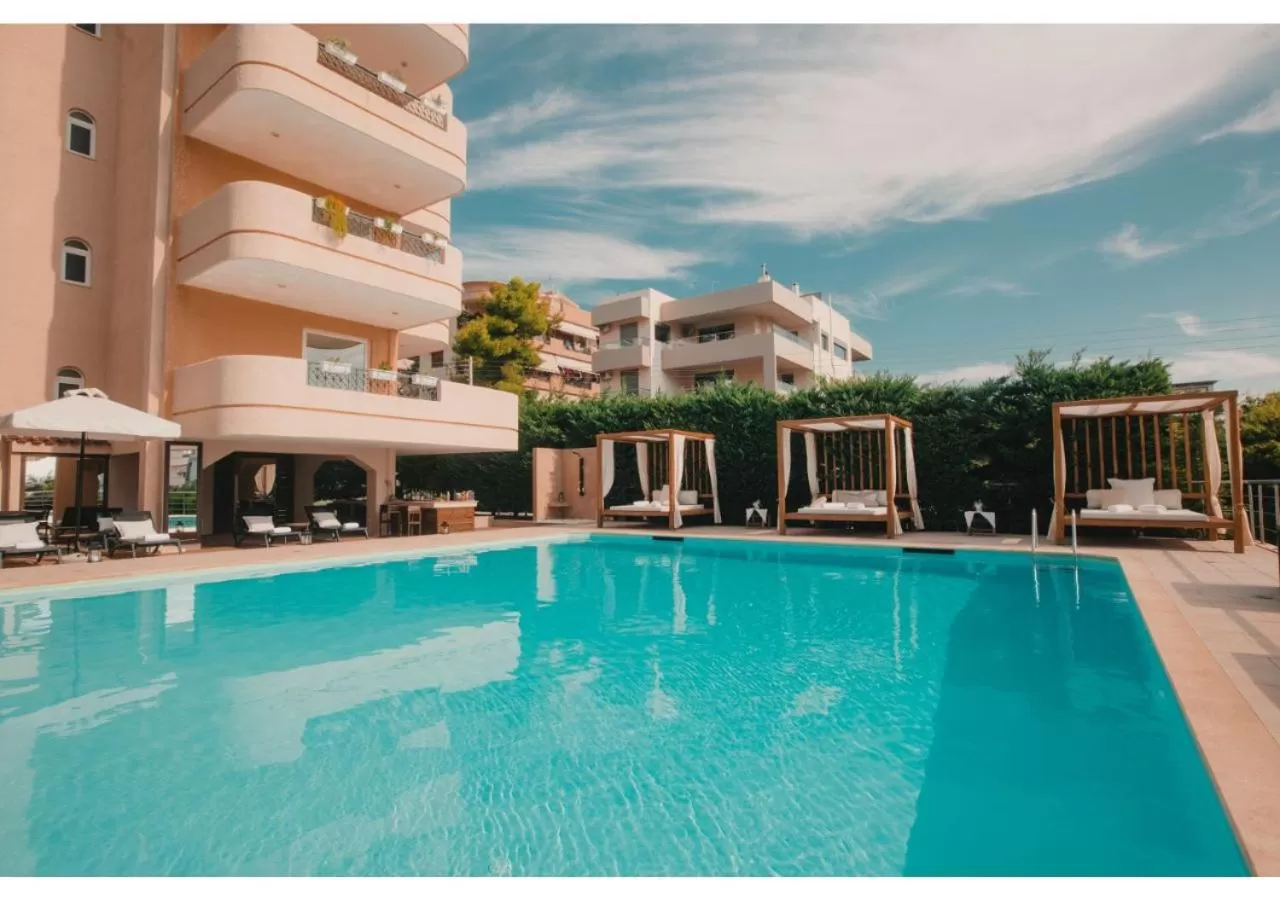 Swimming pool in Blue Note Resort & Club