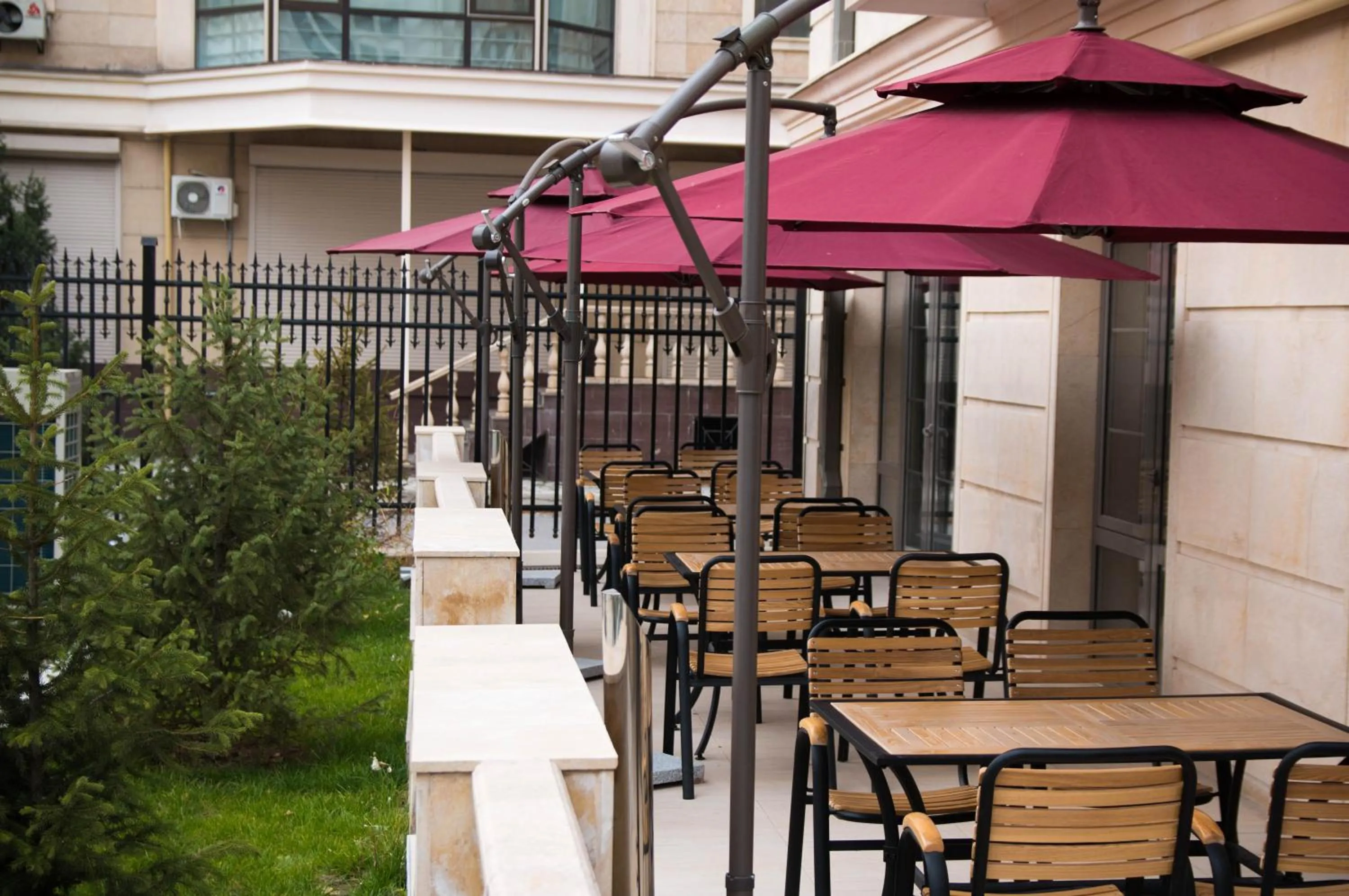 Restaurant/places to eat in Solutel Hotel