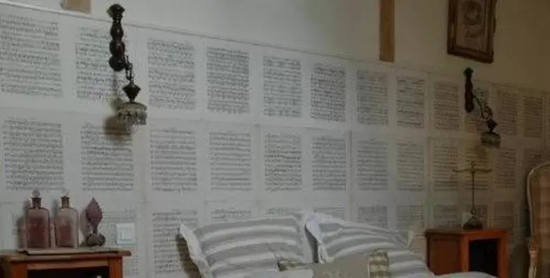 Double Room Attic in Chateau De La Moriniere Double Room Attic in Chateau De La Moriniere