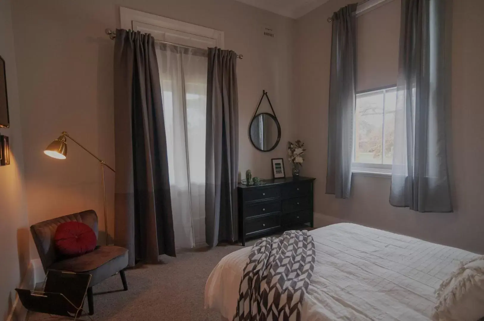 Queen Room with Balcony in The Royal Mail Hotel Braidwood Queen Room with Balcony in The Royal Mail Hotel Braidwood