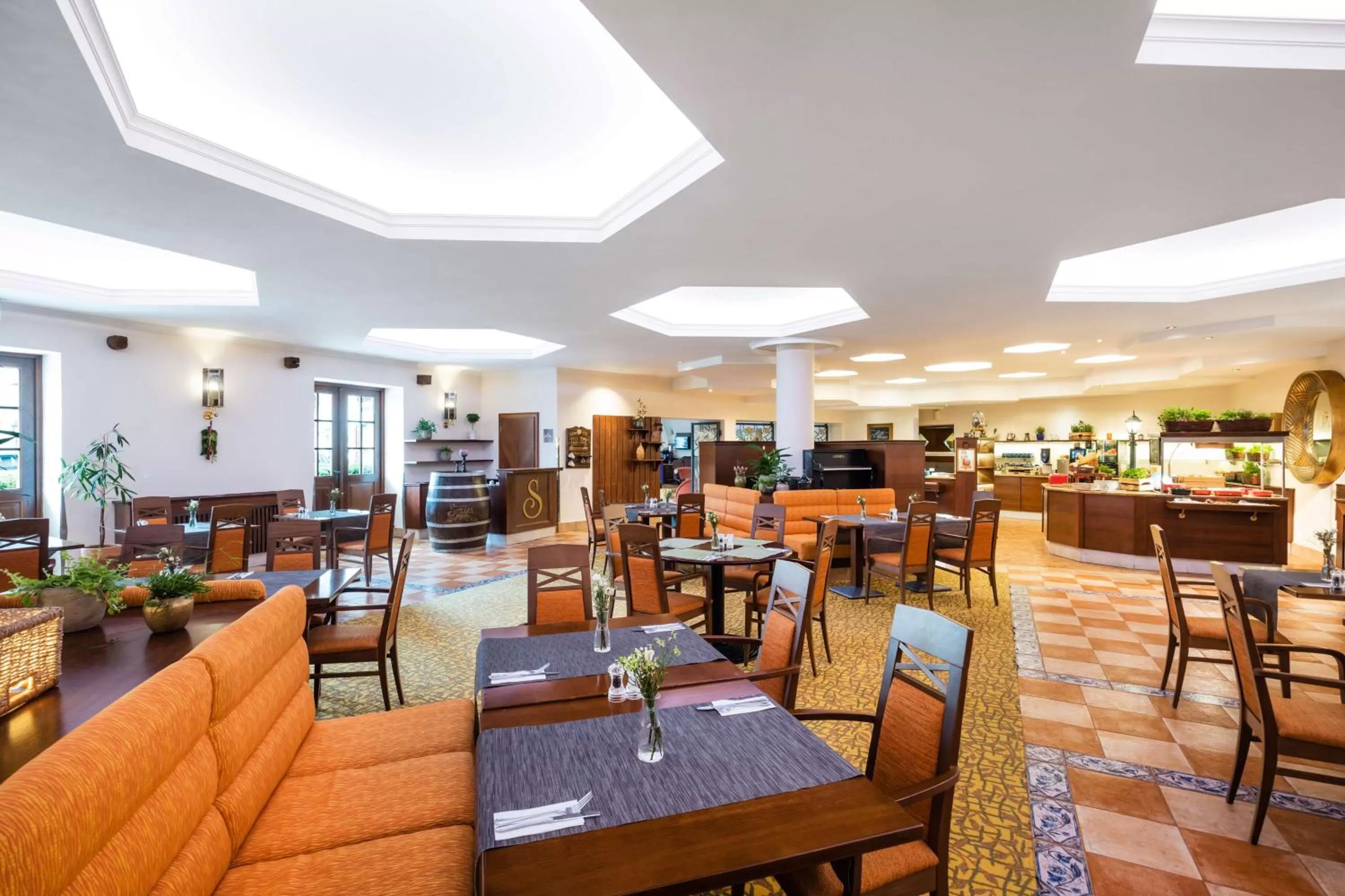 Restaurant/places to eat in Lindner Hotel Prague Castle, part of JdV by Hyatt