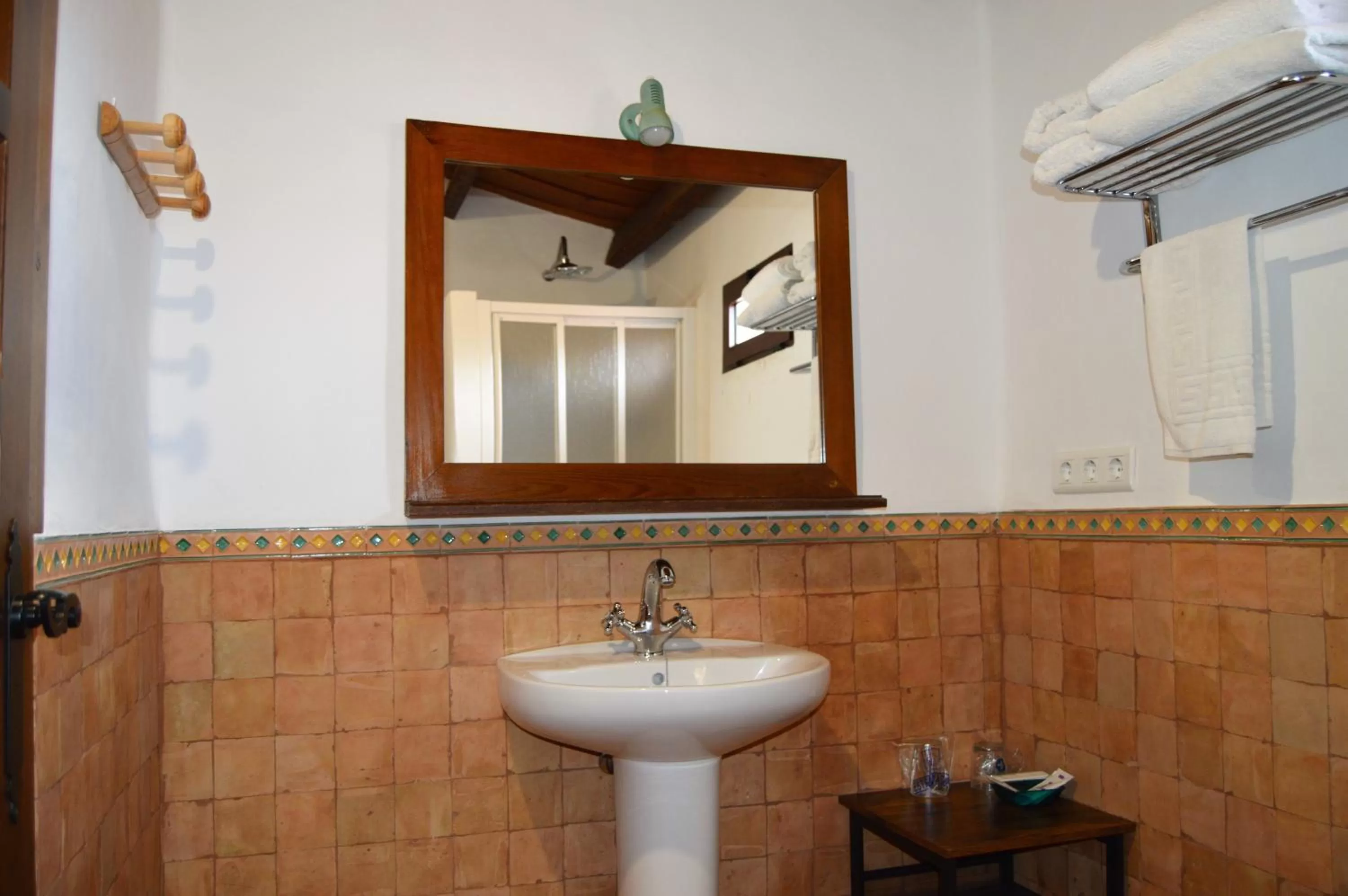 Apartamentos Turísticos - Hostal Los Alisos