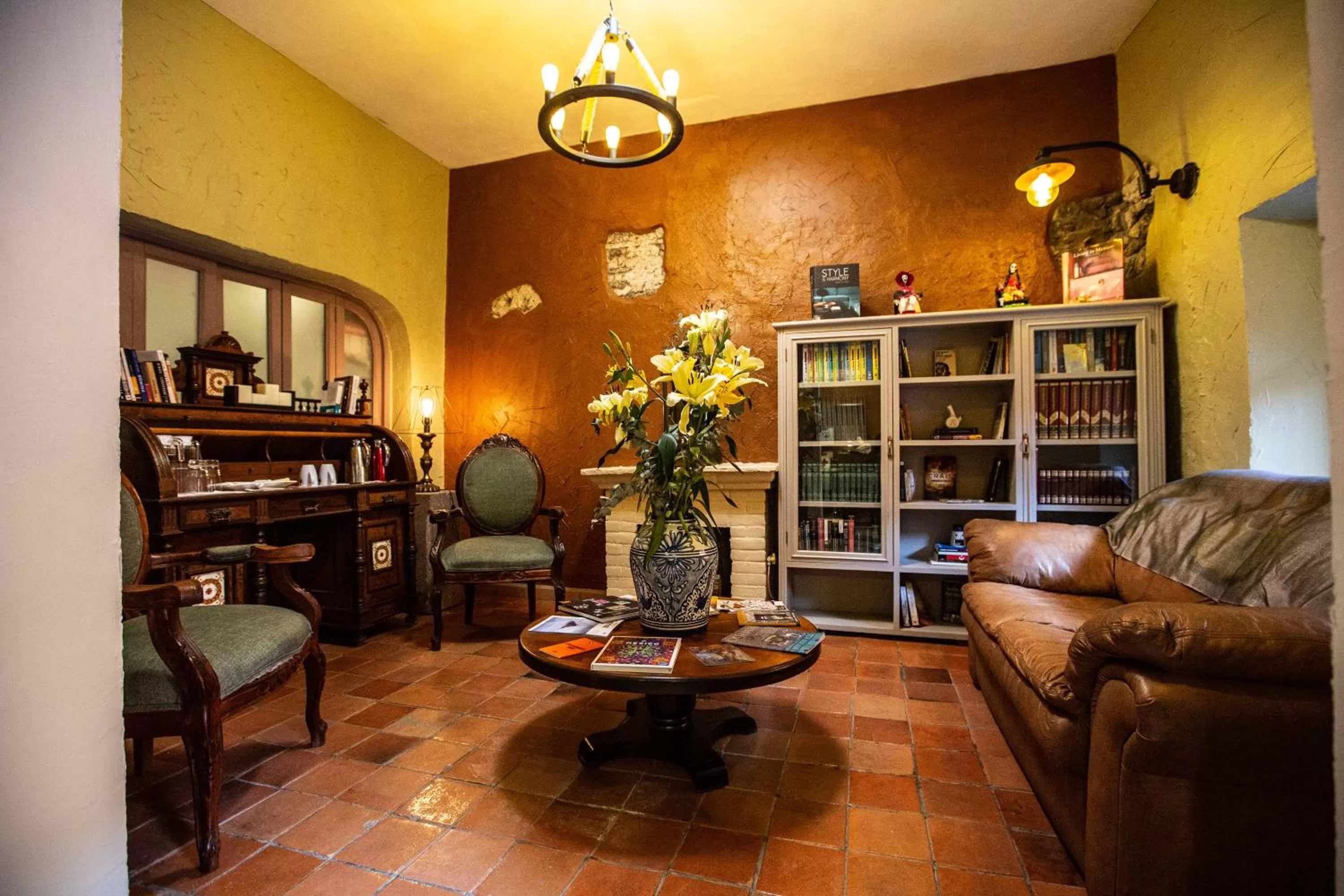 Library in Casa Naré Adults Only