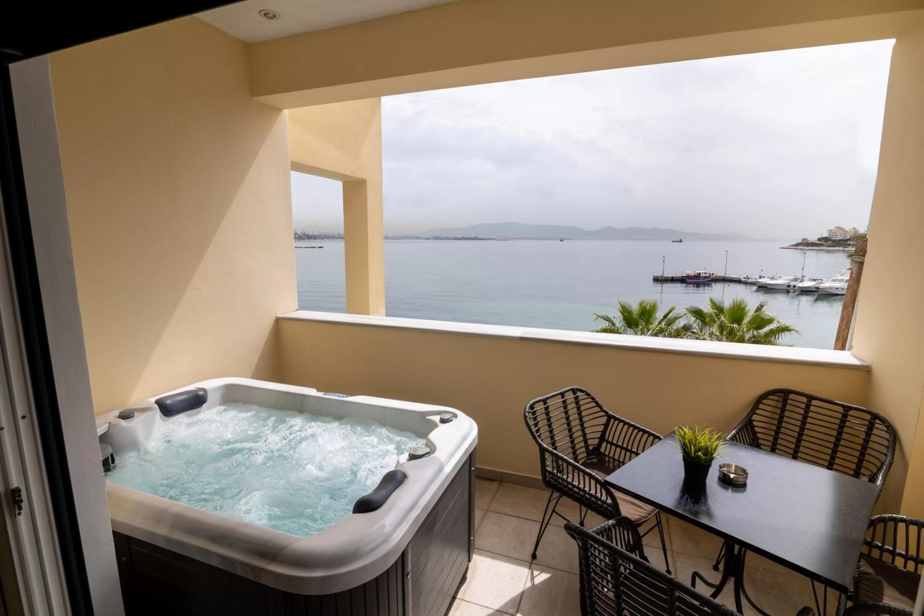 Votsalakia Hotel & Luxury Apartments