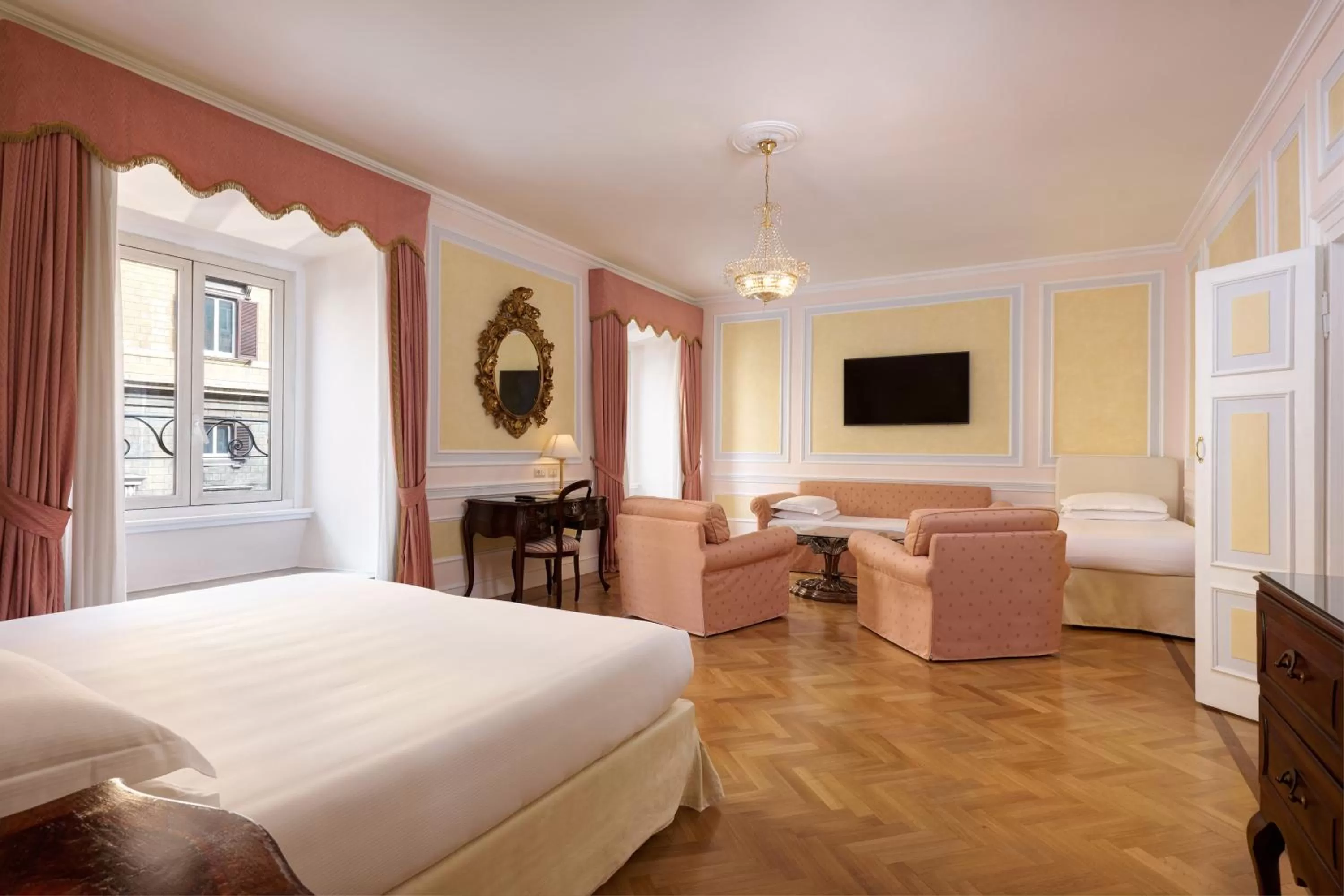 Bedroom, Bed in Hotel Quirinale
