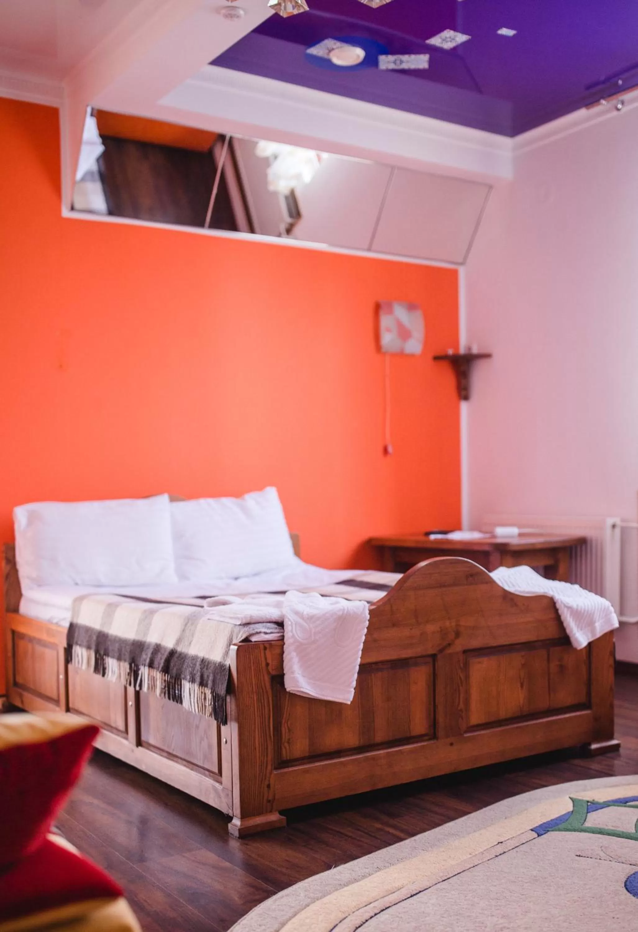 Bed in Kolyba Opryshkiv