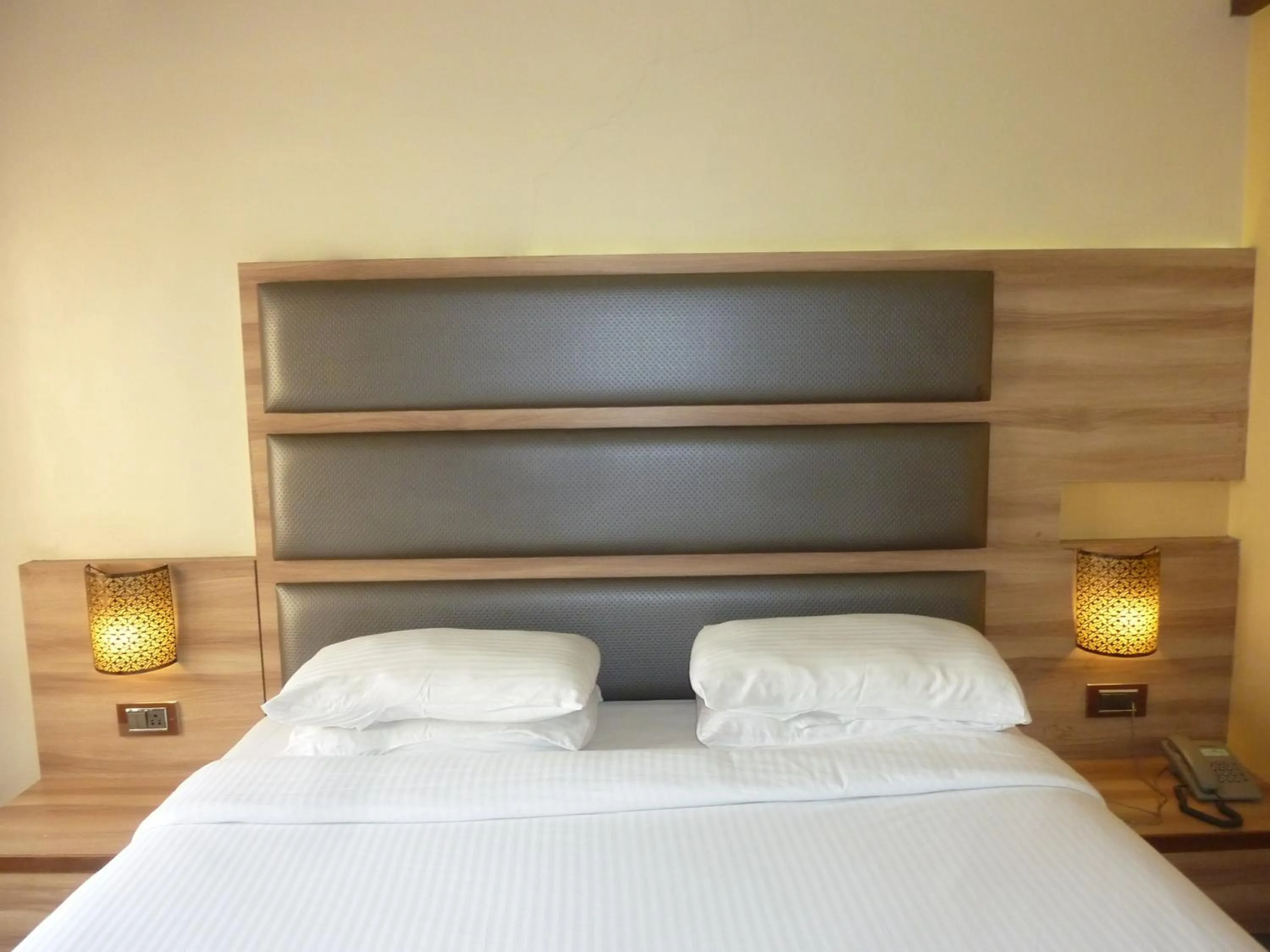 Photo of the whole room in Hotel New Bengal