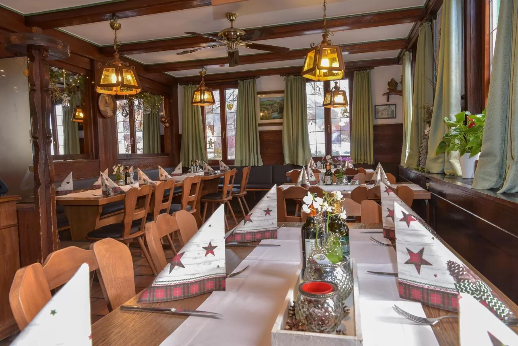 Restaurant/Places to Eat in Hotel Ristorante Rostica
