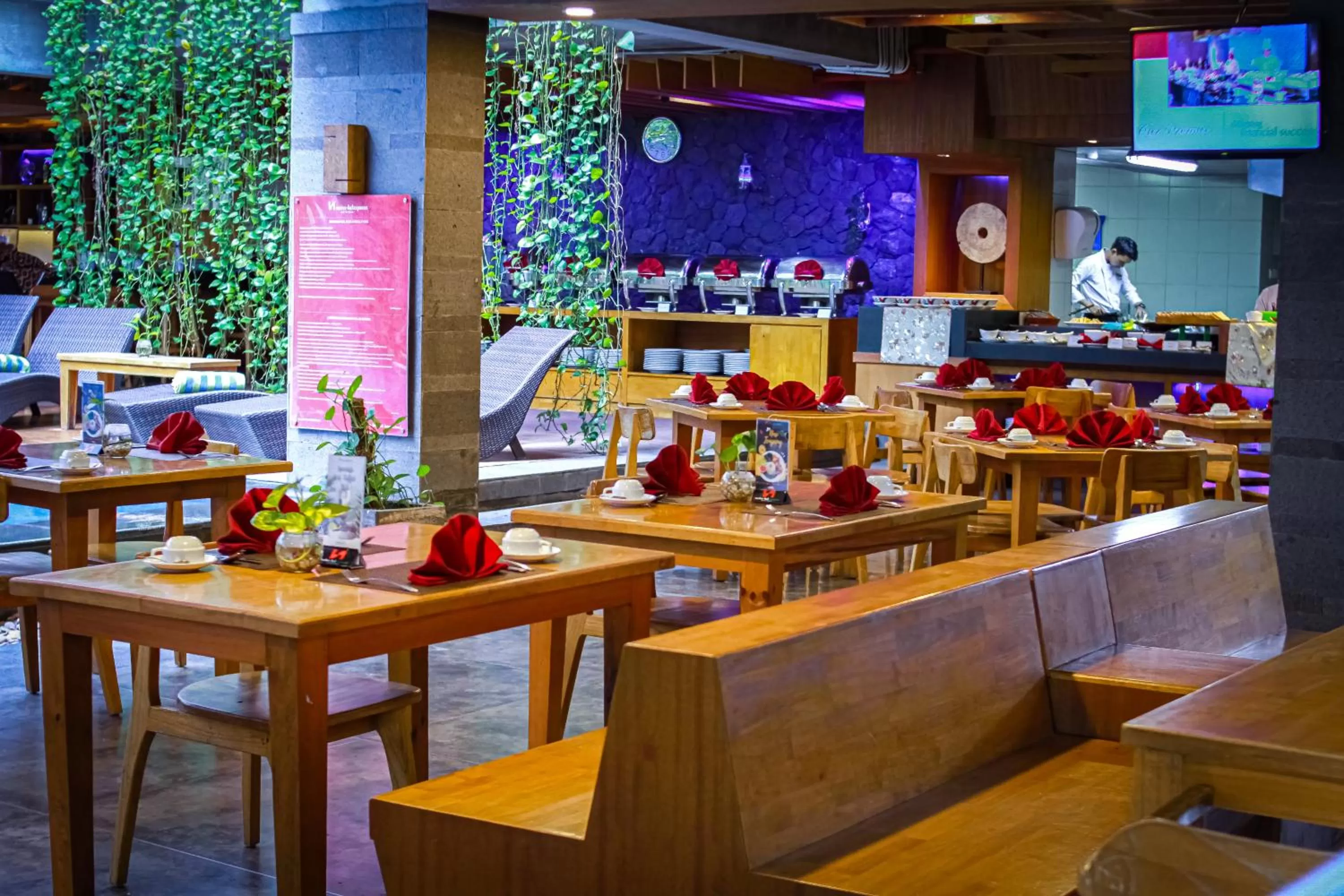 Food in Swiss-Belexpress Kuta Legian