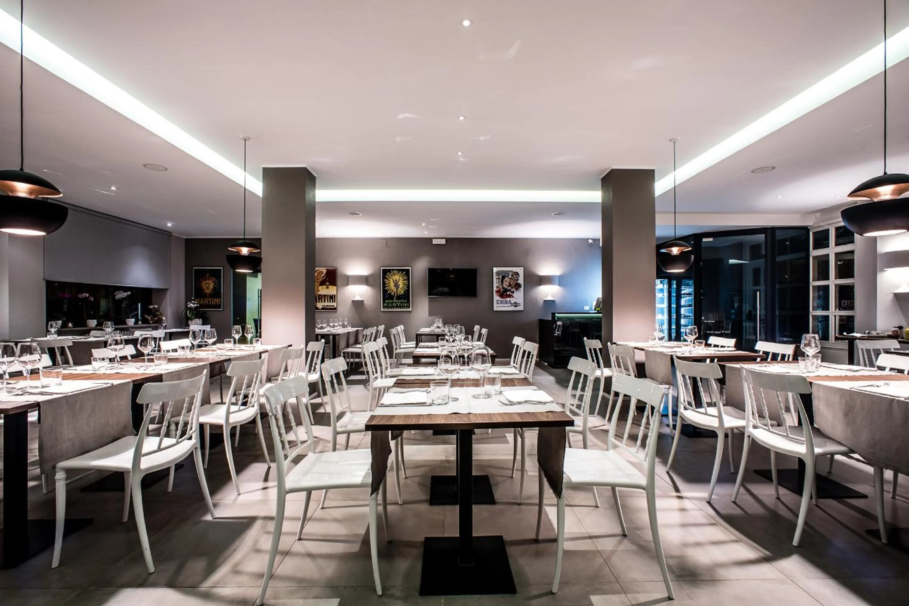 Restaurant/places to eat in Hotel Europa