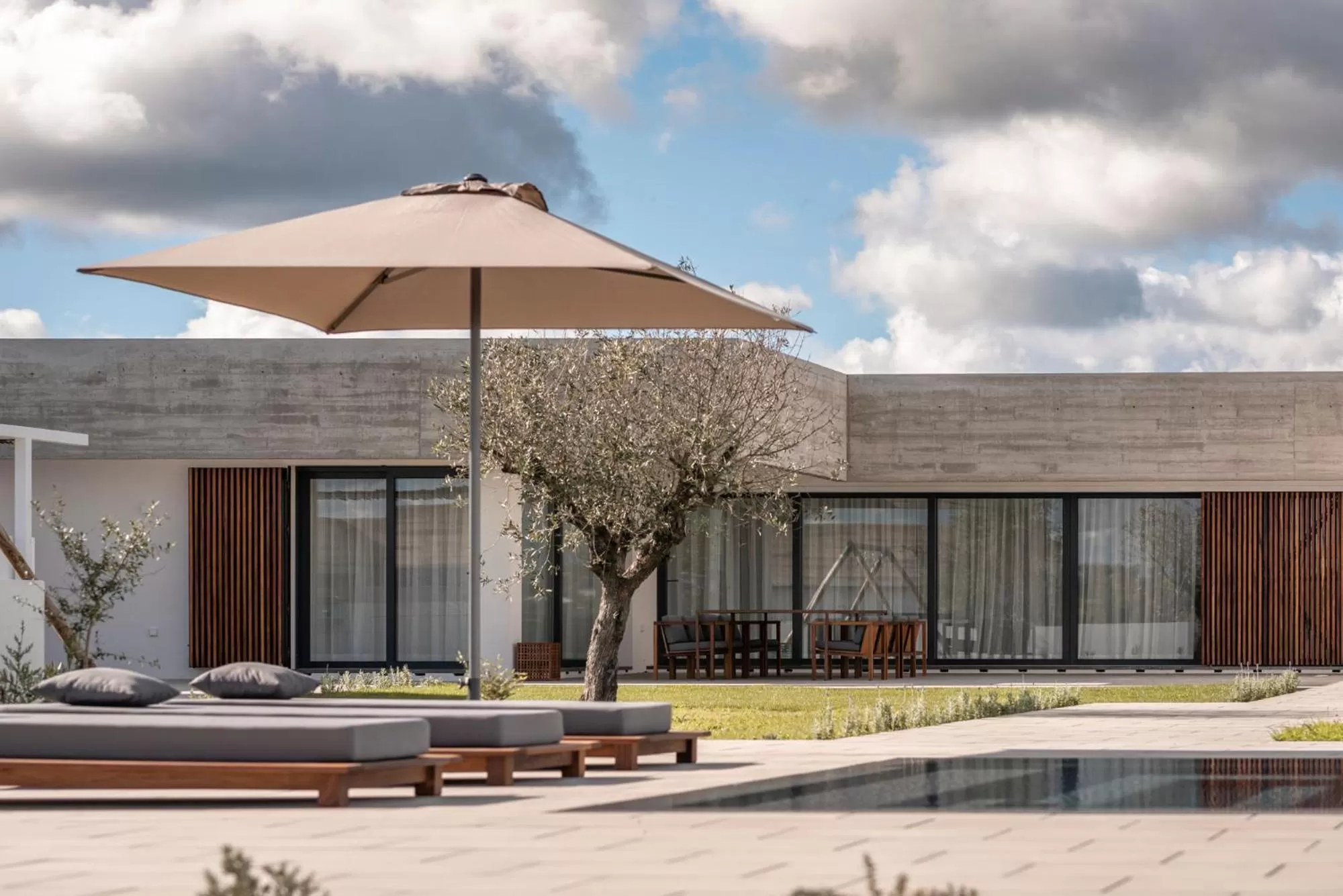 Patio in L'AND Vineyards - Relais & Châteaux