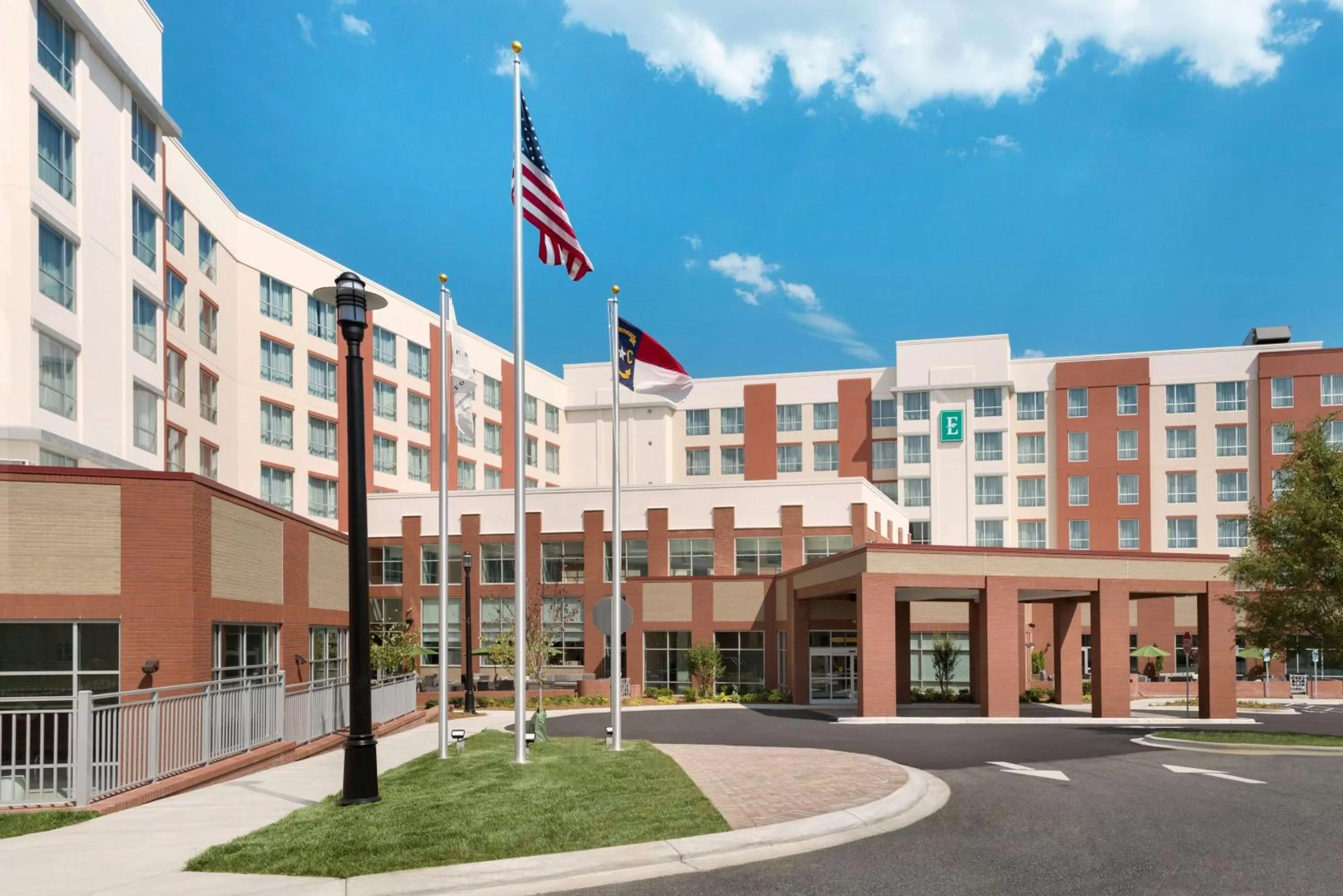 Property building in Embassy Suites Charlotte/Ayrsley