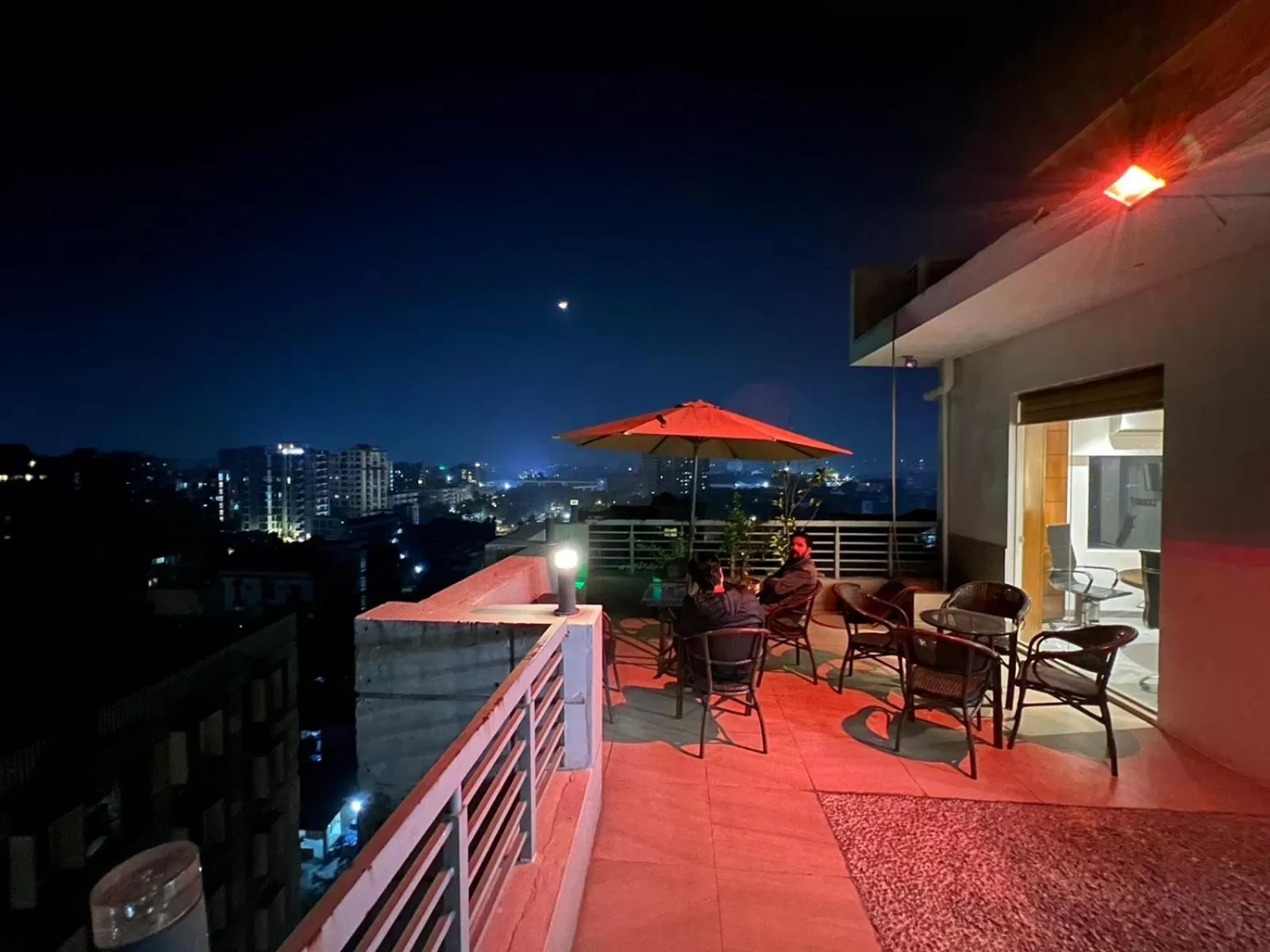 Restaurant/places to eat in After Hours Residence