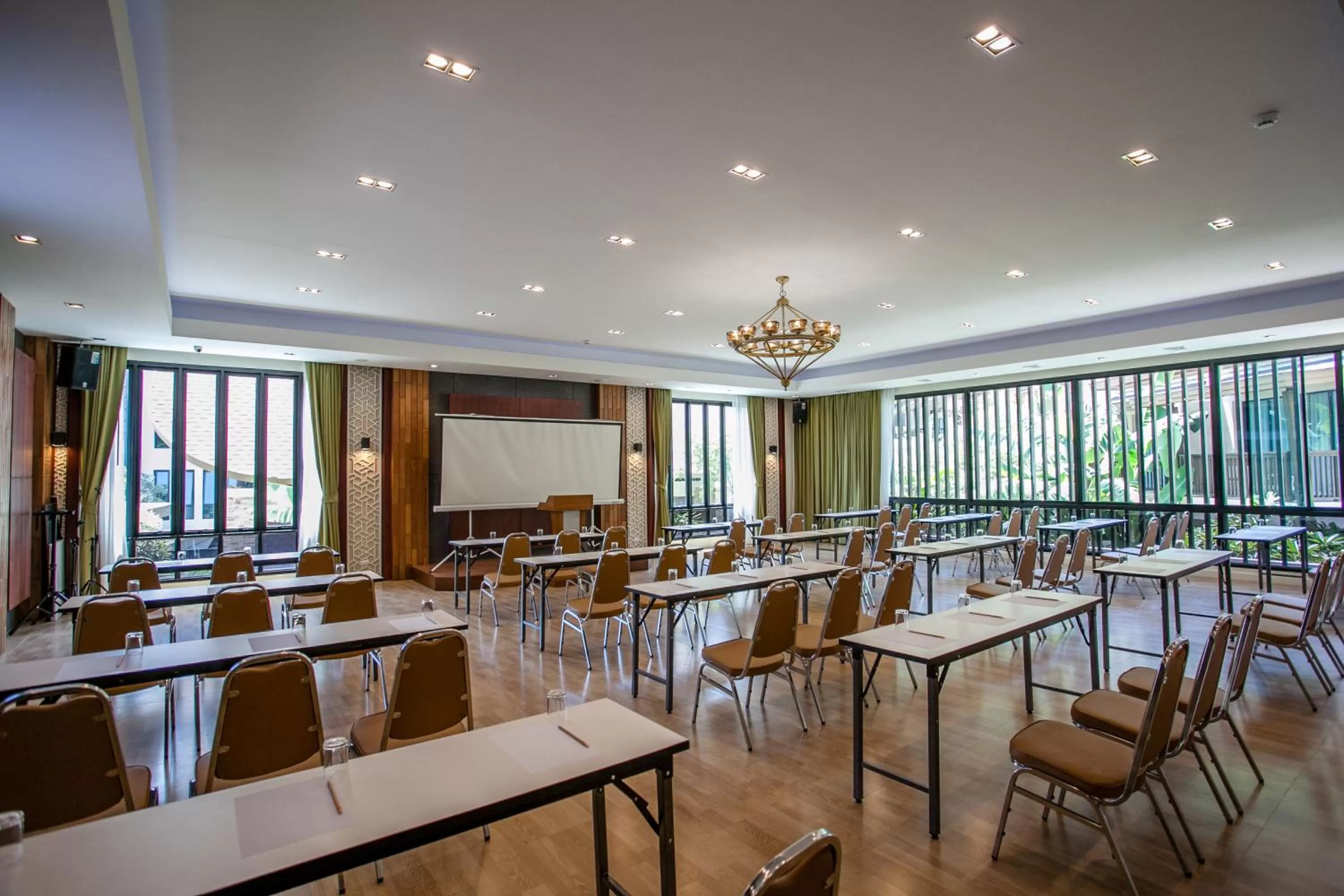 Meeting/conference room in HULA HULA RESORT l truly tropical and fun wellness