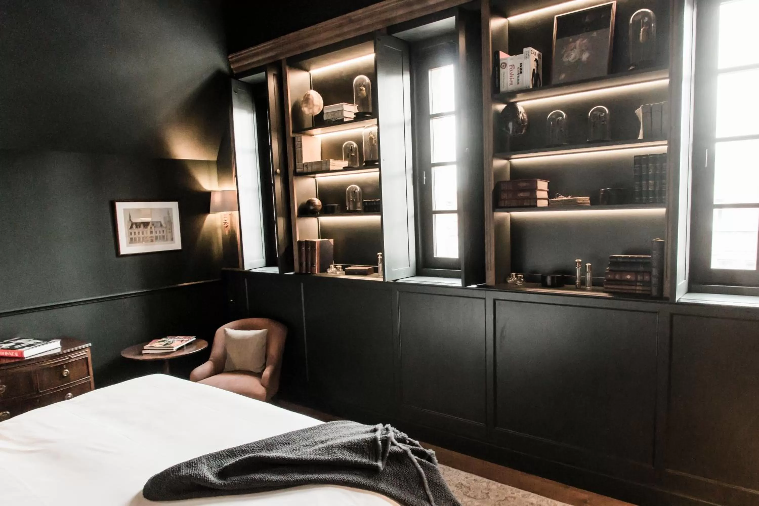 Decorative detail, Bed in 1898 The Post