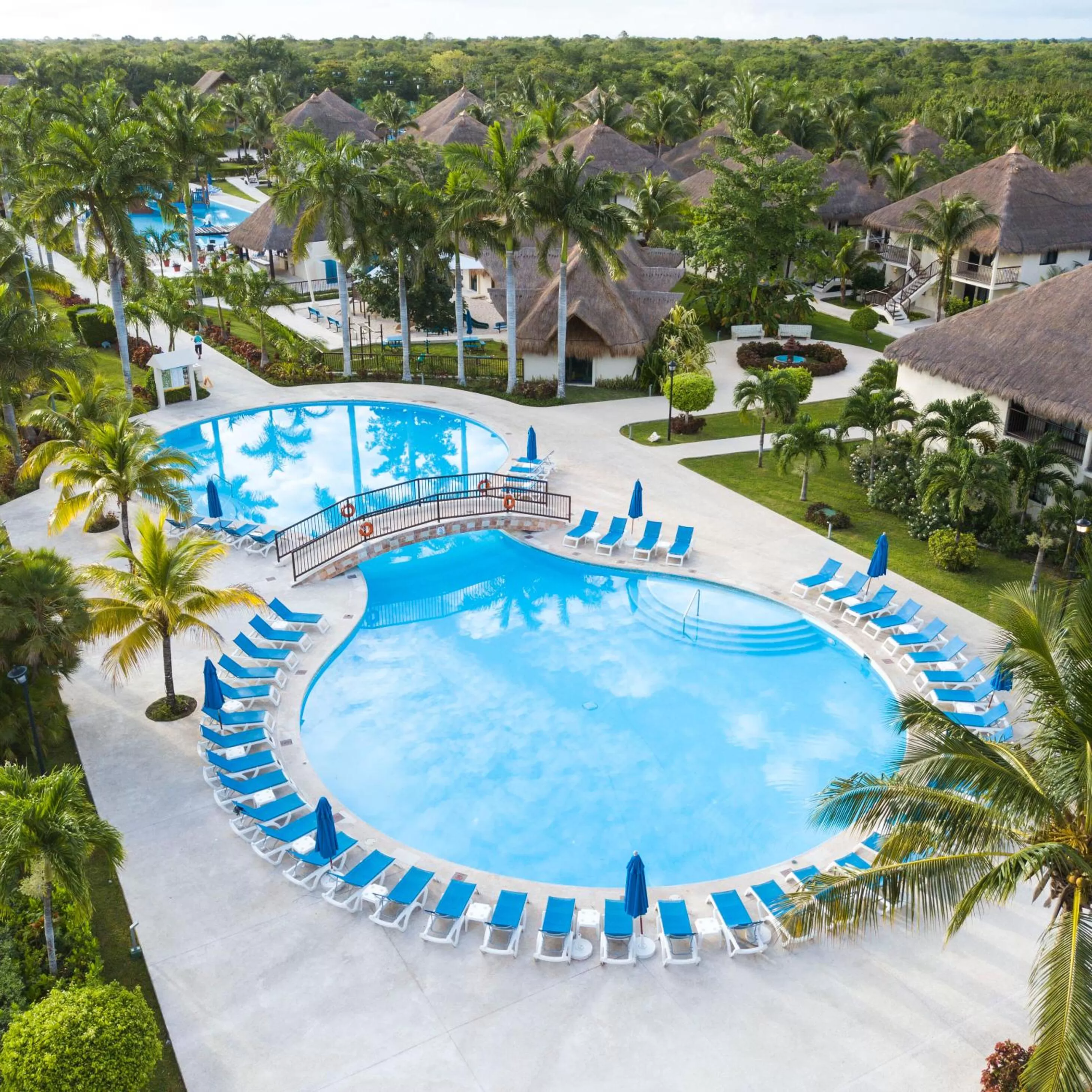 Swimming pool in Allegro Cozumel All-Inclusive